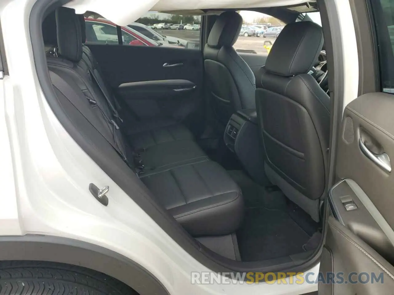 12 fotografías del automóvil dañado 1GYFZDR4XKF192728 CADILLAC XT4 2019