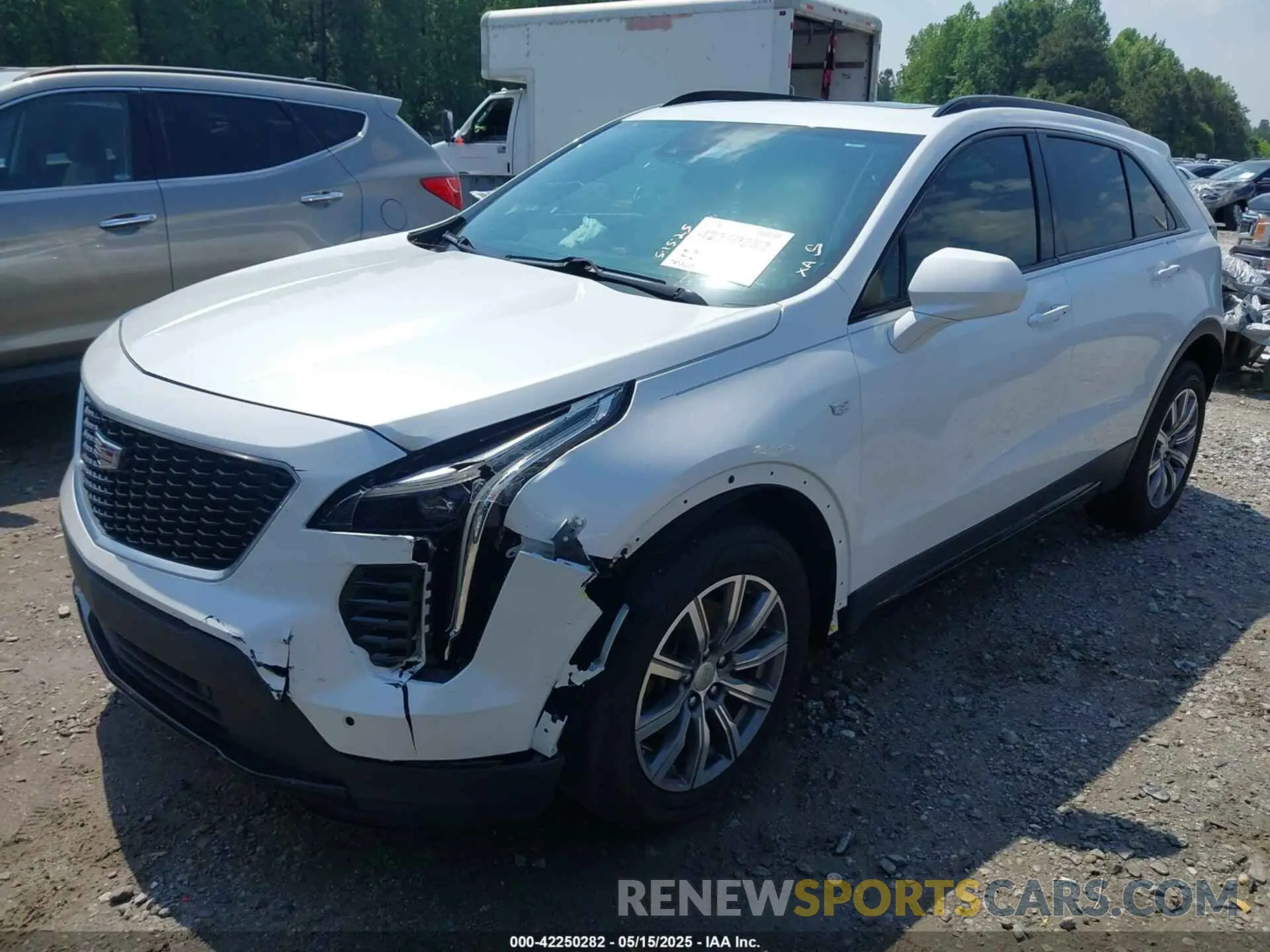 2 fotografías del automóvil dañado 1GYFZER40KF163373 CADILLAC XT4 2019