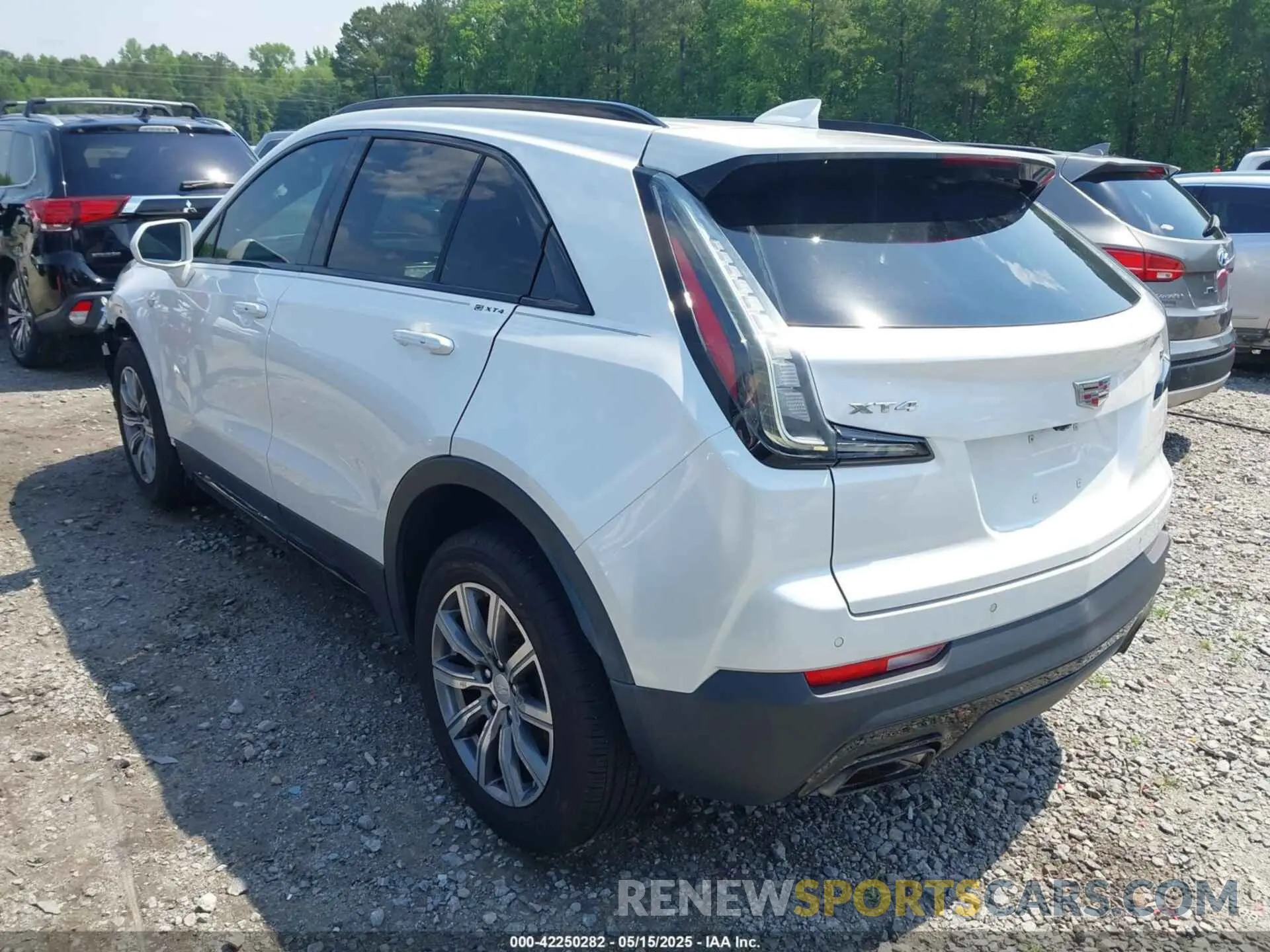 3 fotografías del automóvil dañado 1GYFZER40KF163373 CADILLAC XT4 2019