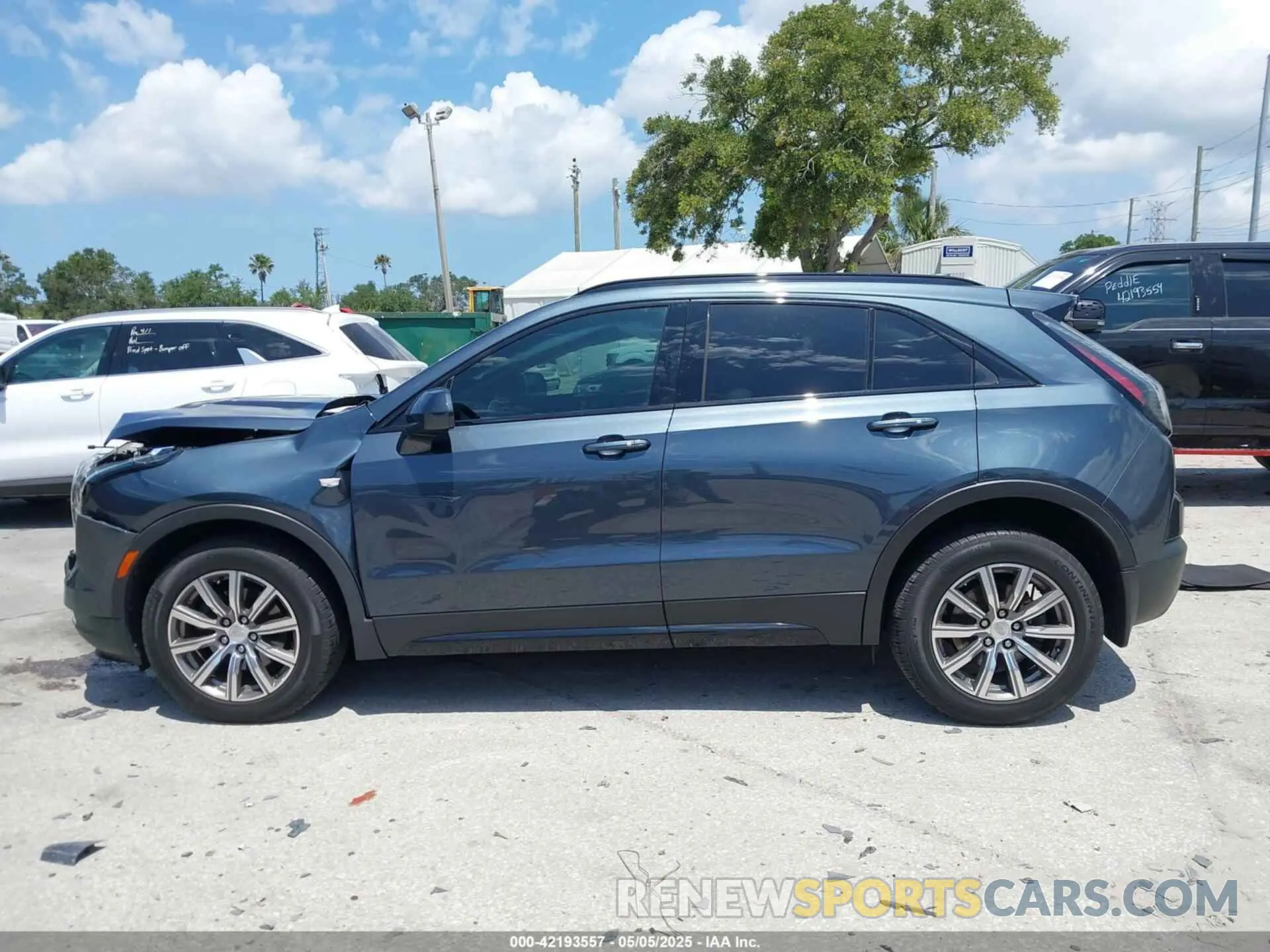 14 fotografías del automóvil dañado 1GYFZER42KF107032 CADILLAC XT4 2019