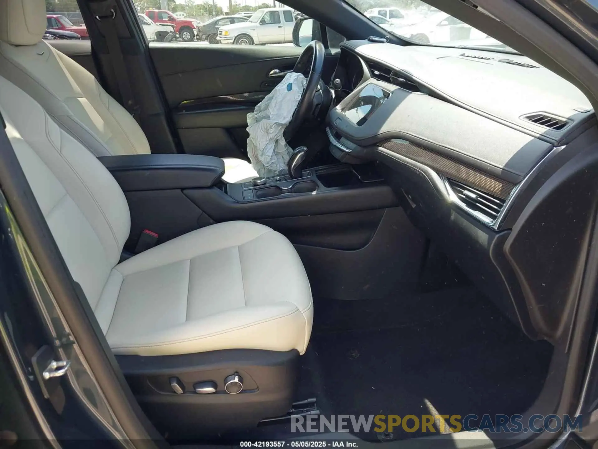 5 fotografías del automóvil dañado 1GYFZER42KF107032 CADILLAC XT4 2019