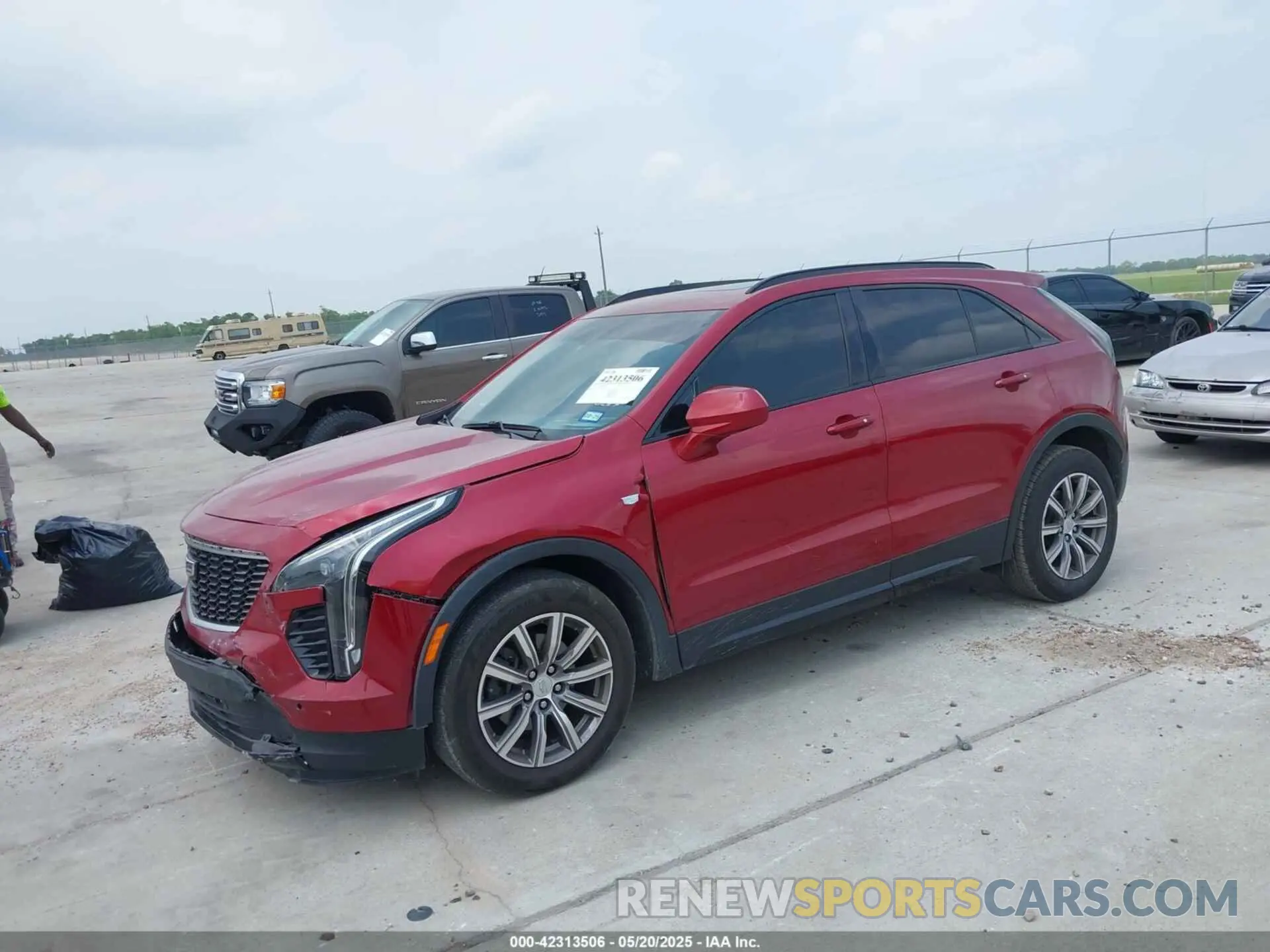 2 fotografías del automóvil dañado 1GYFZER44KF122616 CADILLAC XT4 2019