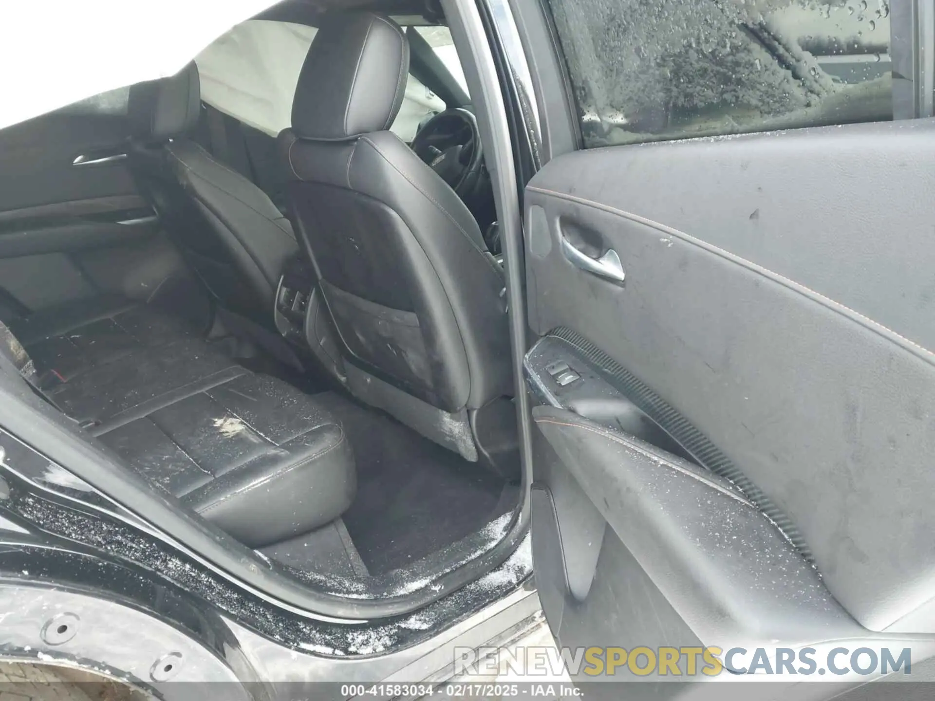 8 fotografías del automóvil dañado 1GYFZER4XKF228715 CADILLAC XT4 2019