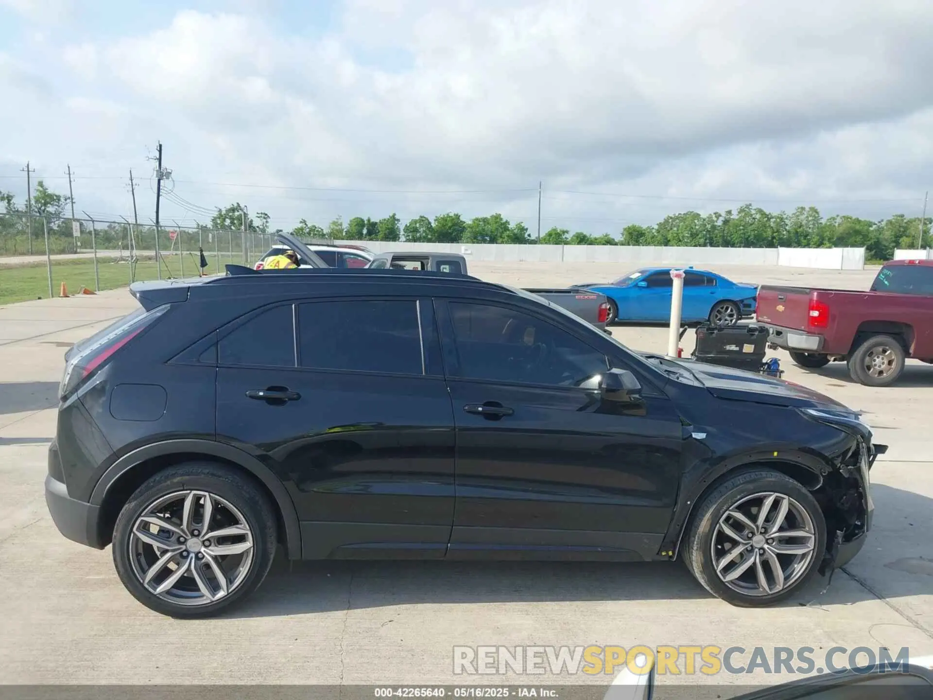 13 fotografías del automóvil dañado 1GYFZFR45KF185150 CADILLAC XT4 2019