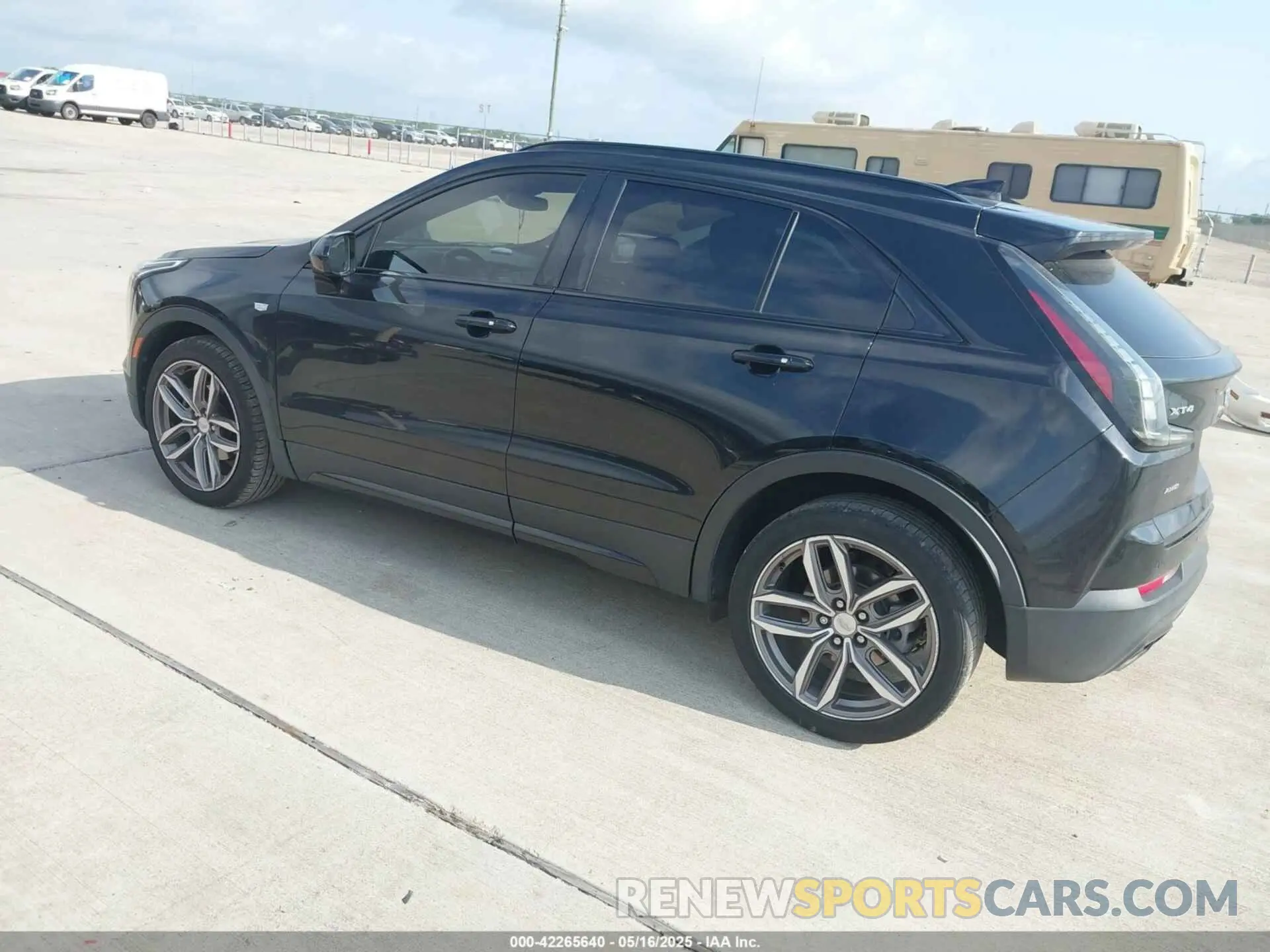 3 fotografías del automóvil dañado 1GYFZFR45KF185150 CADILLAC XT4 2019