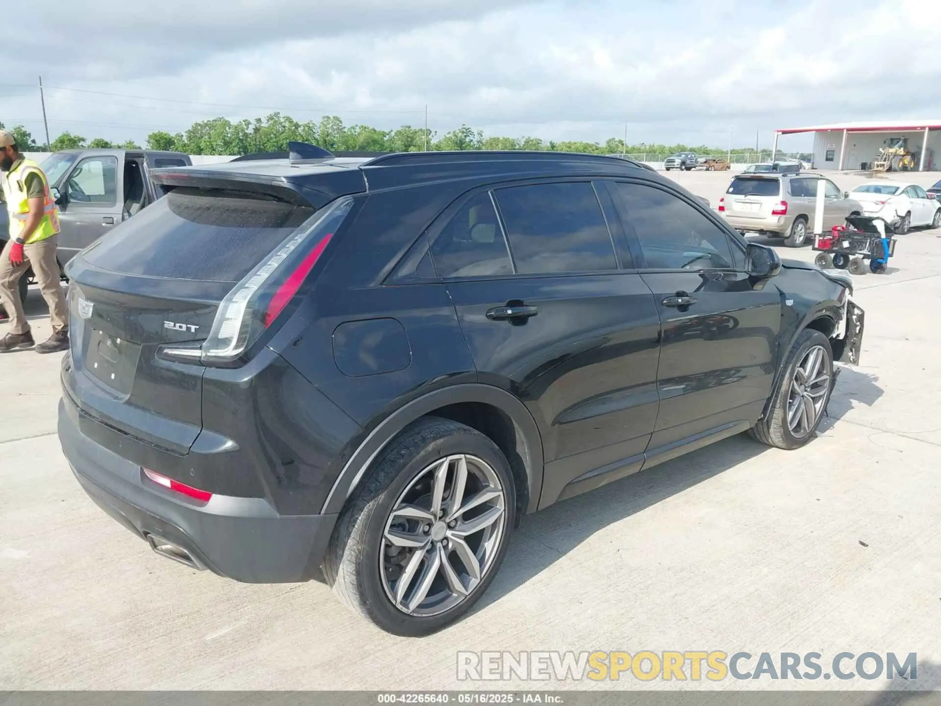 4 fotografías del automóvil dañado 1GYFZFR45KF185150 CADILLAC XT4 2019