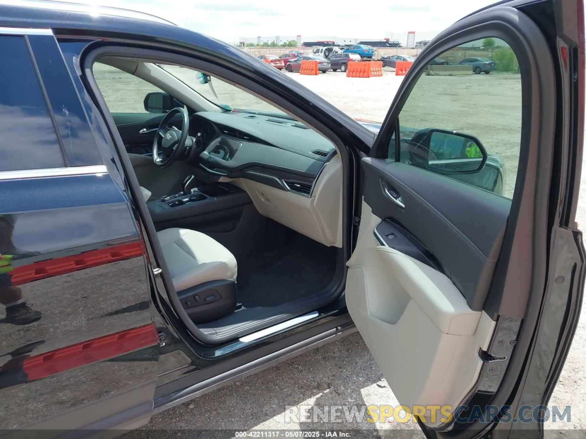 5 fotografías del automóvil dañado 1GYAZAR4XLF146598 CADILLAC XT4 2020