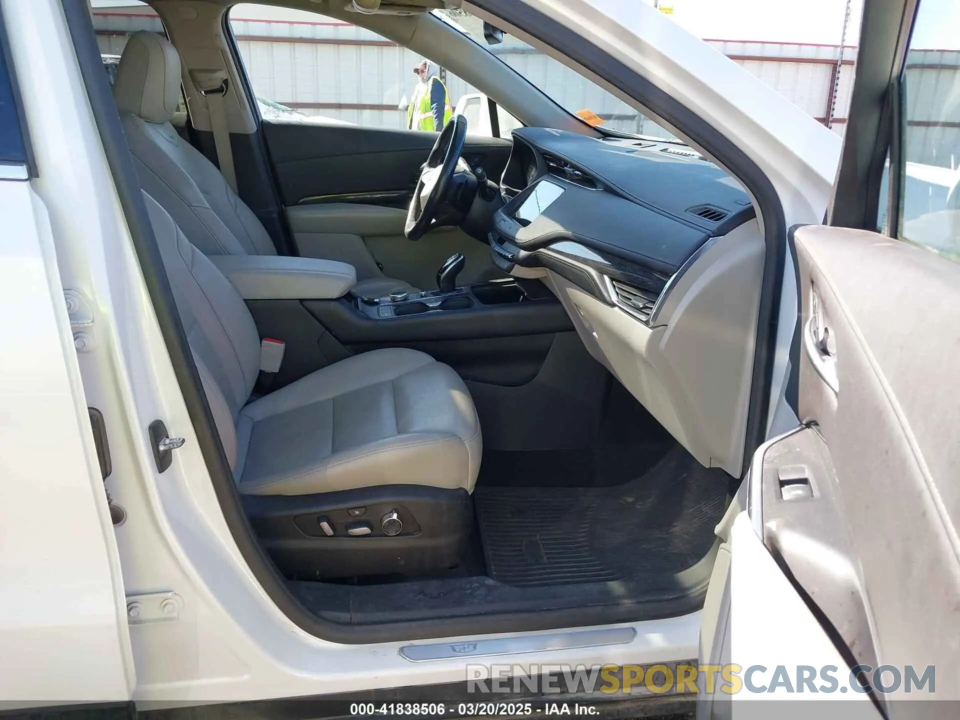 5 fotografías del automóvil dañado 1GYFZCR41LF115094 CADILLAC XT4 2020