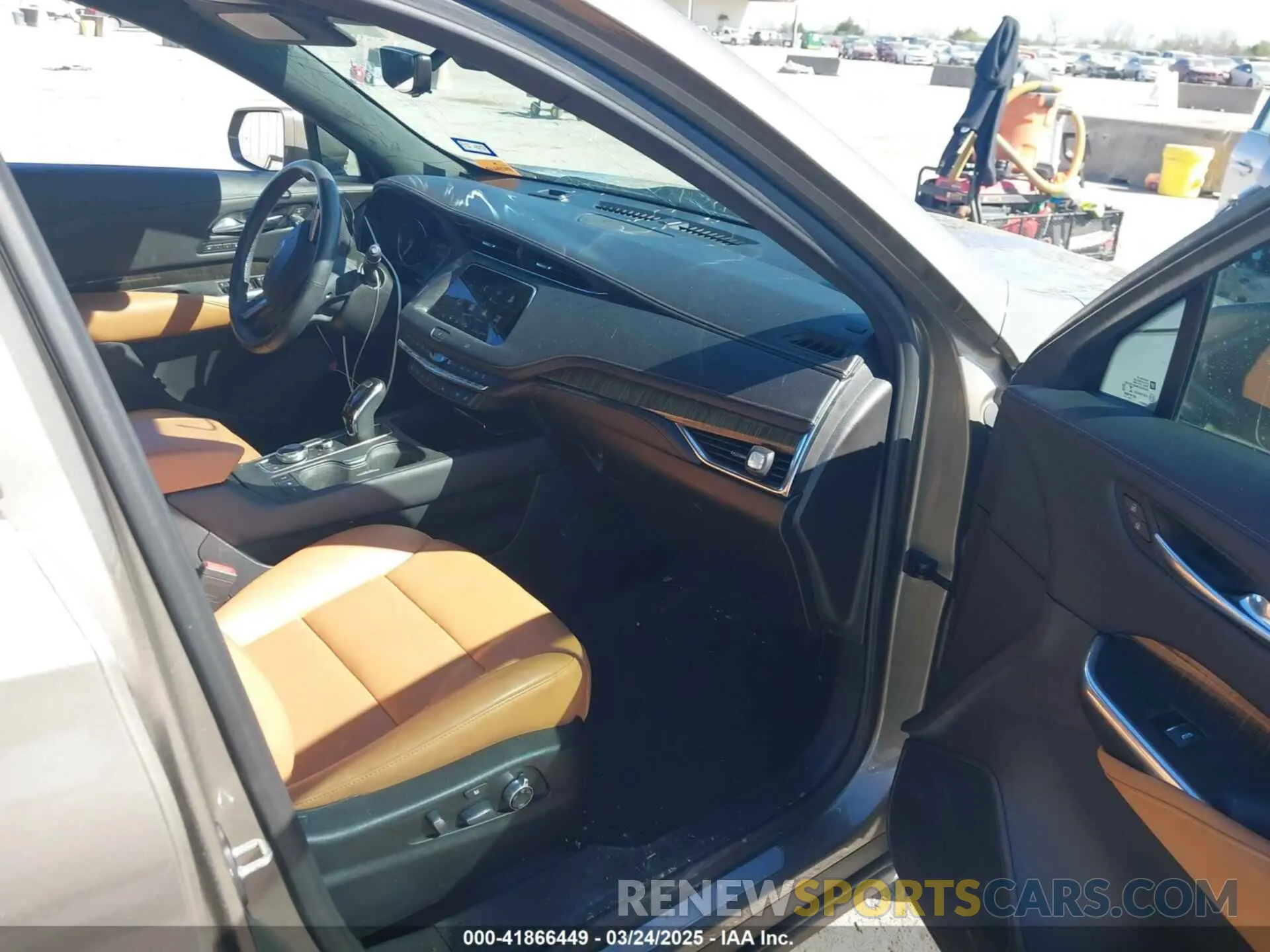 5 fotografías del automóvil dañado 1GYFZCR47LF052986 CADILLAC XT4 2020