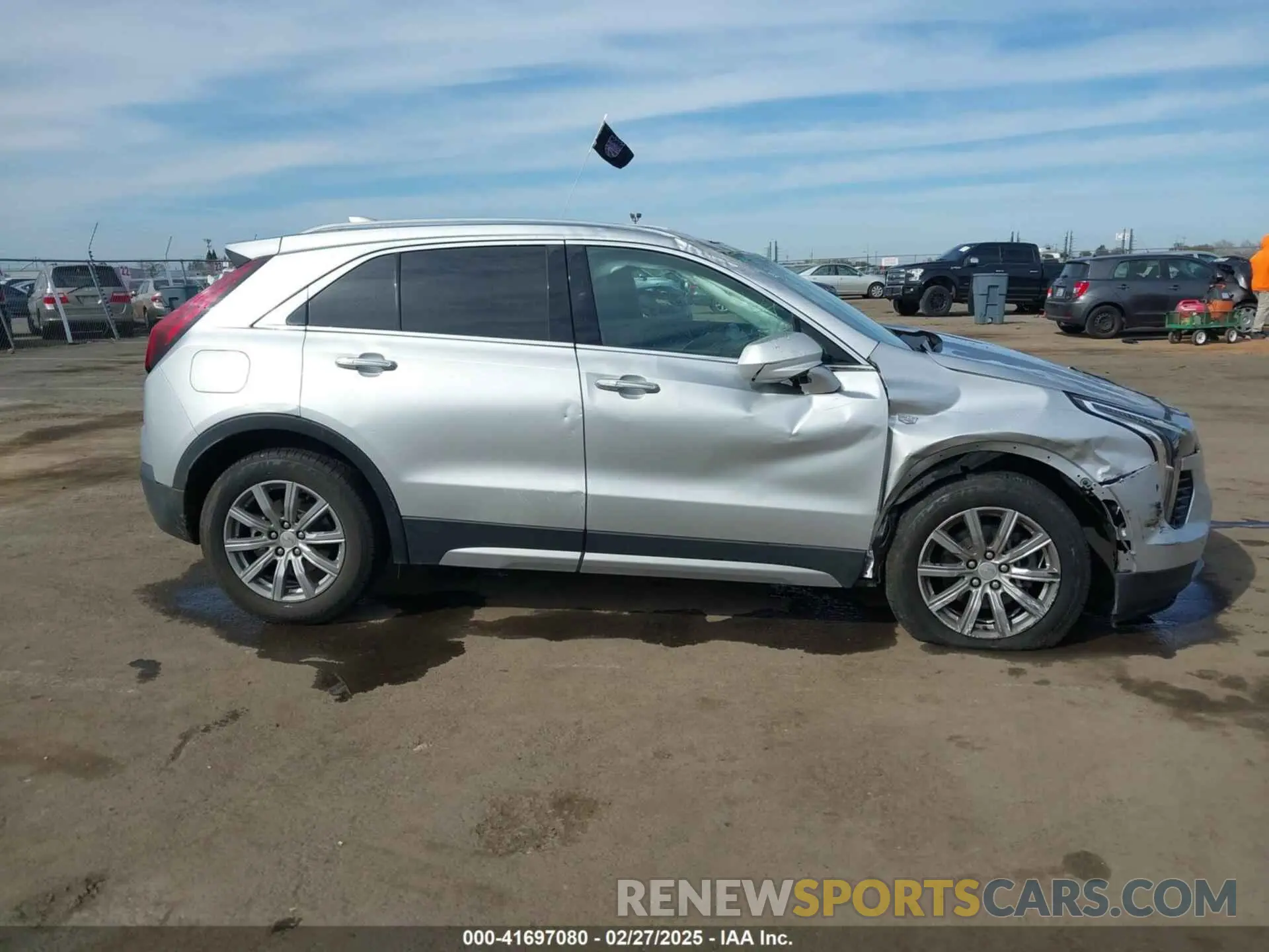 12 fotografías del automóvil dañado 1GYFZCR48LF037235 CADILLAC XT4 2020