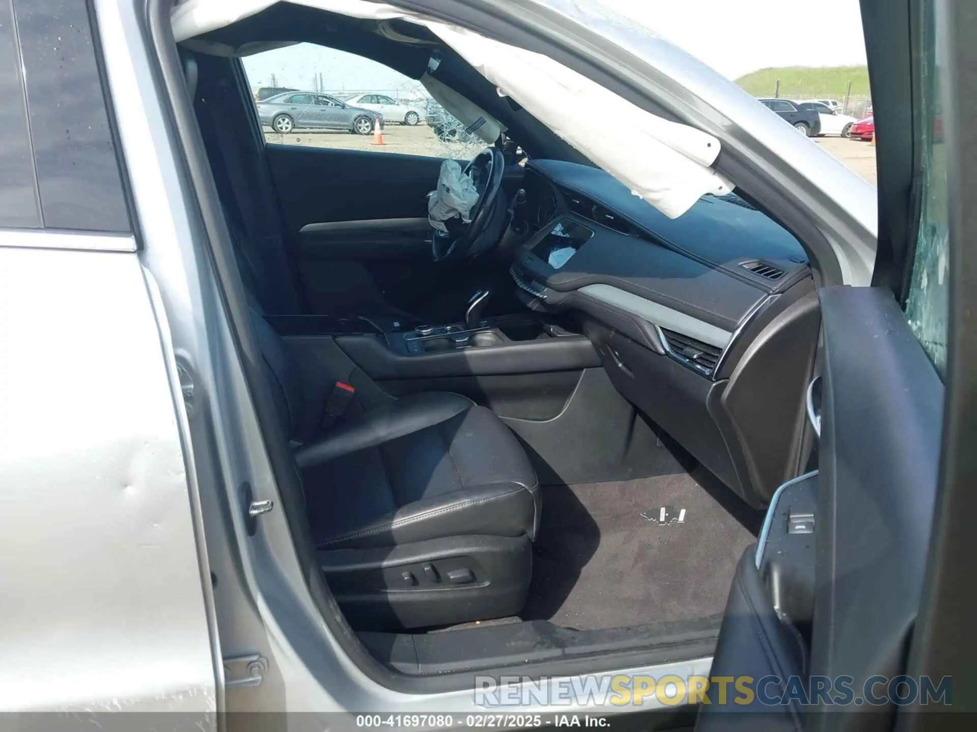 5 fotografías del automóvil dañado 1GYFZCR48LF037235 CADILLAC XT4 2020