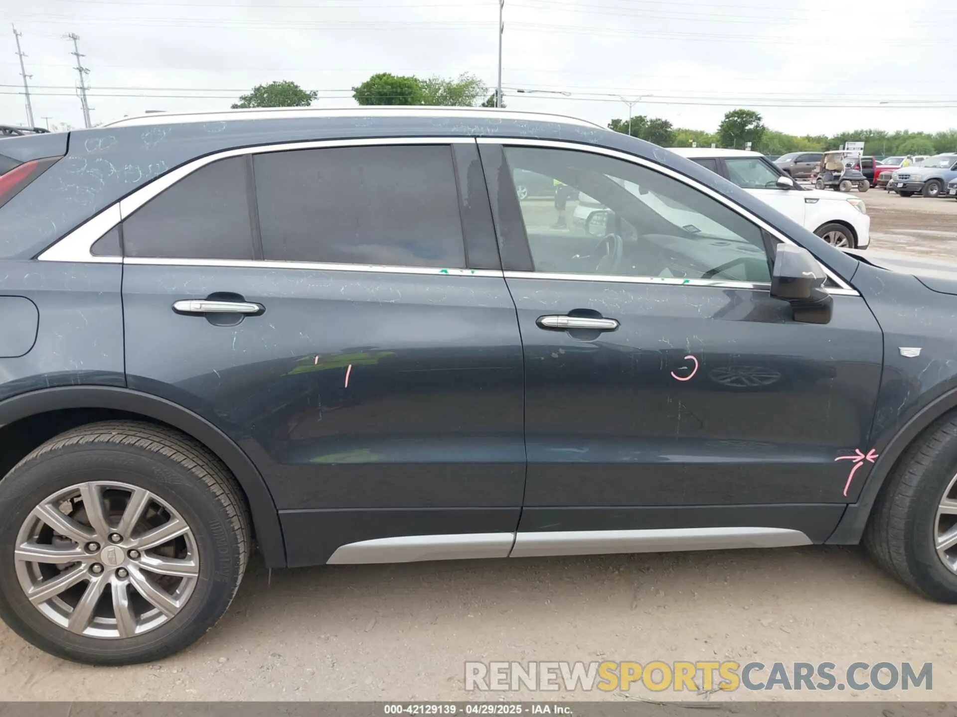 13 fotografías del automóvil dañado 1GYFZCR48LF068615 CADILLAC XT4 2020