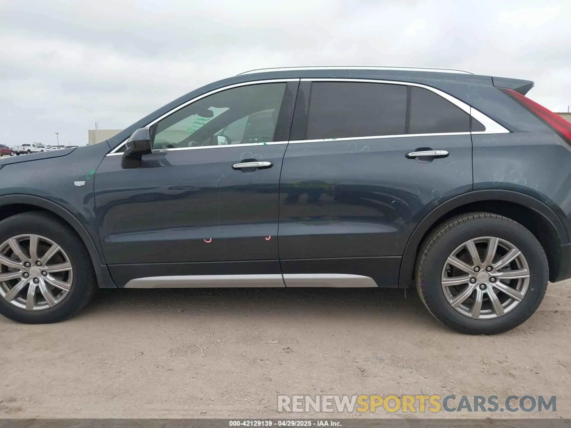 14 fotografías del automóvil dañado 1GYFZCR48LF068615 CADILLAC XT4 2020