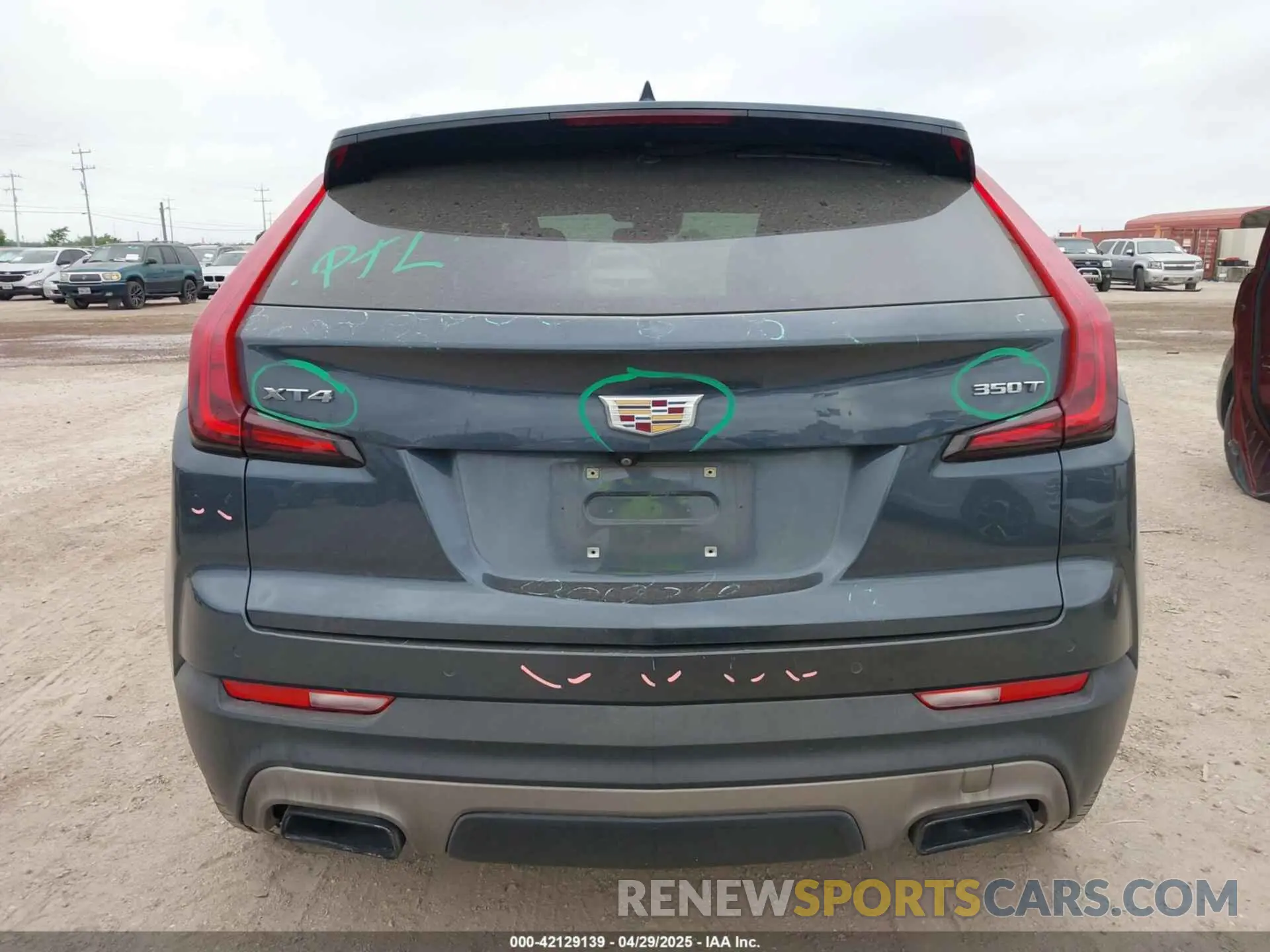 16 fotografías del automóvil dañado 1GYFZCR48LF068615 CADILLAC XT4 2020