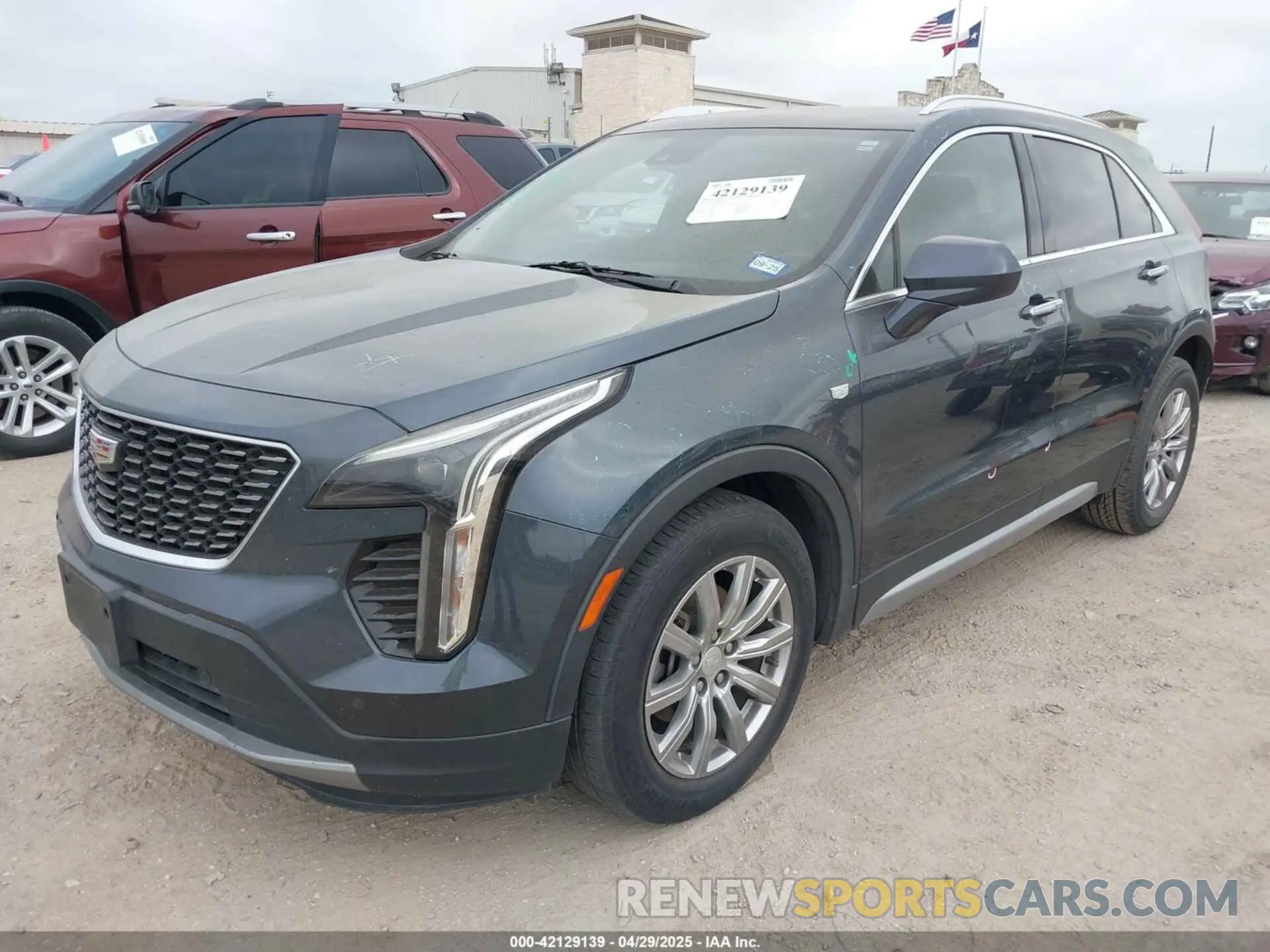2 fotografías del automóvil dañado 1GYFZCR48LF068615 CADILLAC XT4 2020
