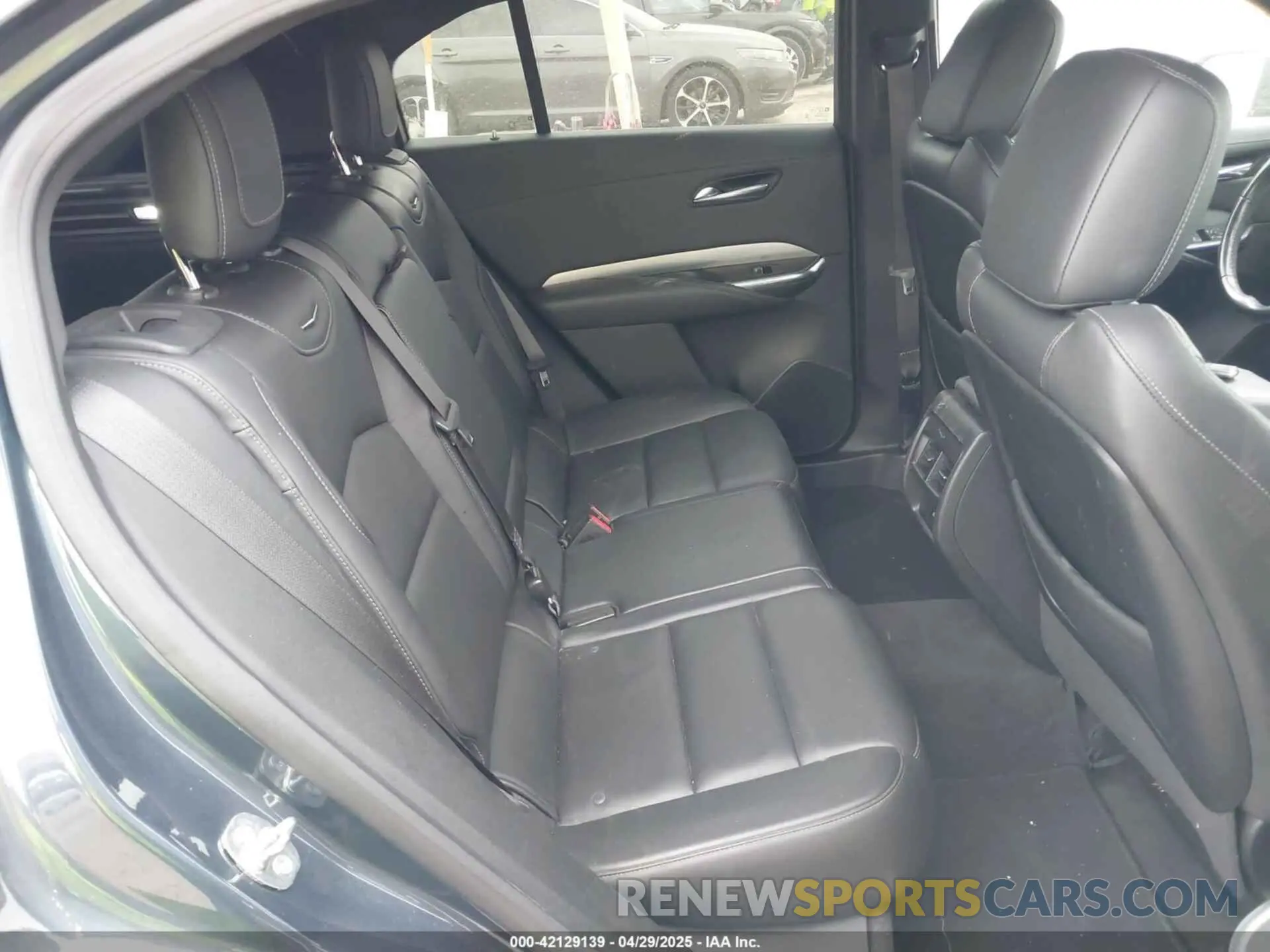 8 fotografías del automóvil dañado 1GYFZCR48LF068615 CADILLAC XT4 2020