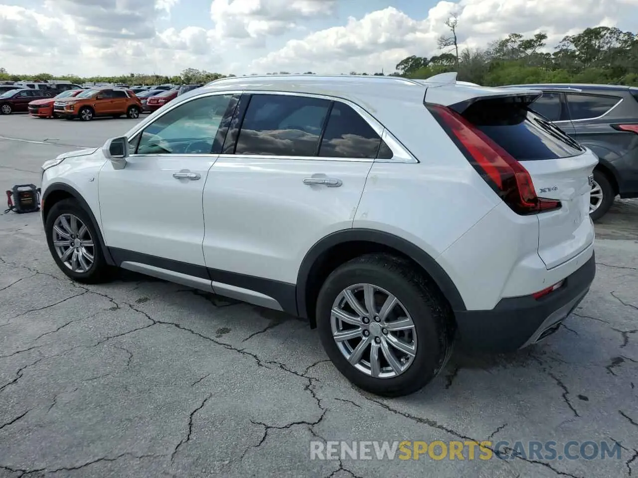 2 fotografías del automóvil dañado 1GYFZCR49LF118146 CADILLAC XT4 2020