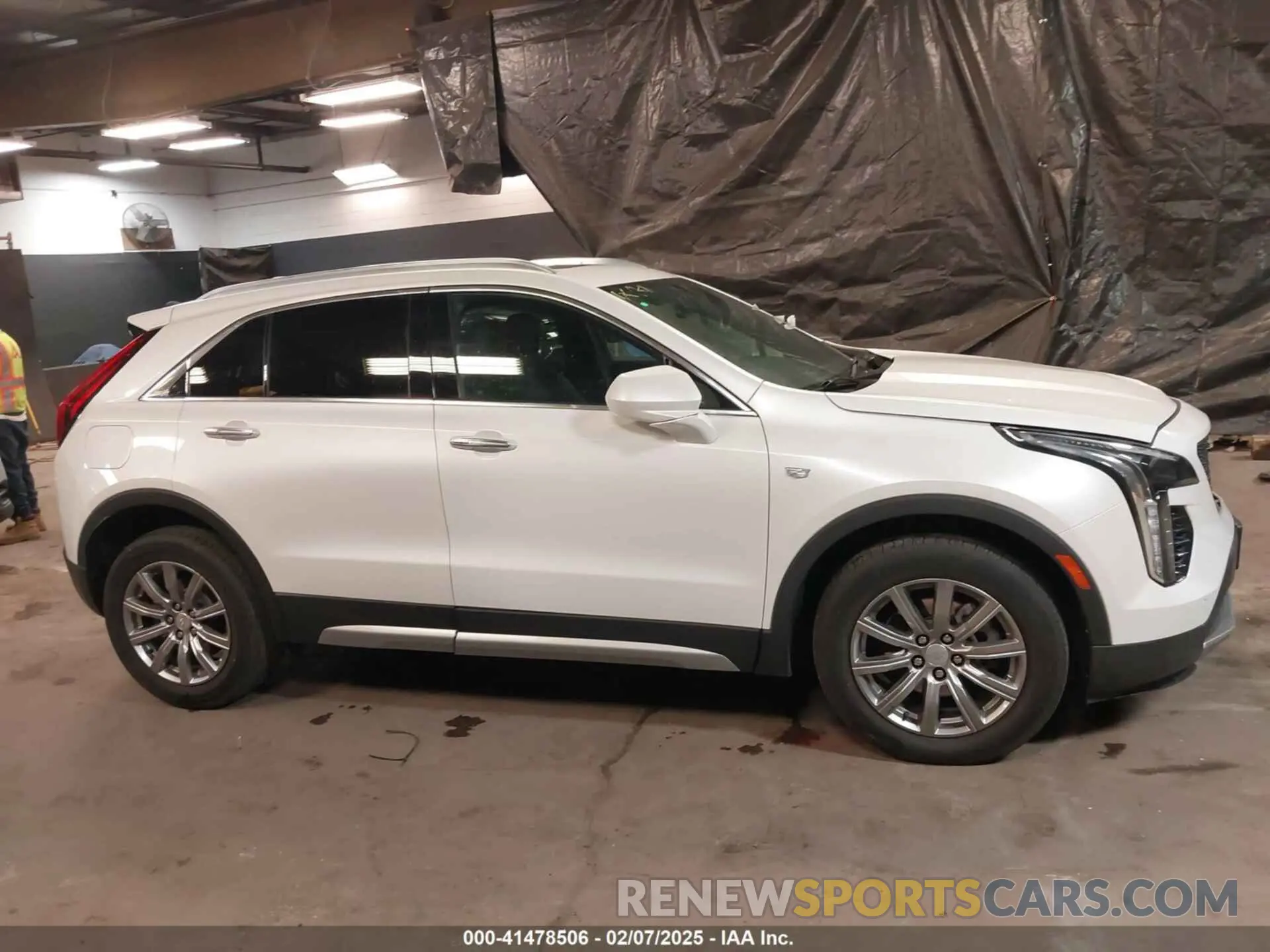 13 fotografías del automóvil dañado 1GYFZDR40LF146715 CADILLAC XT4 2020