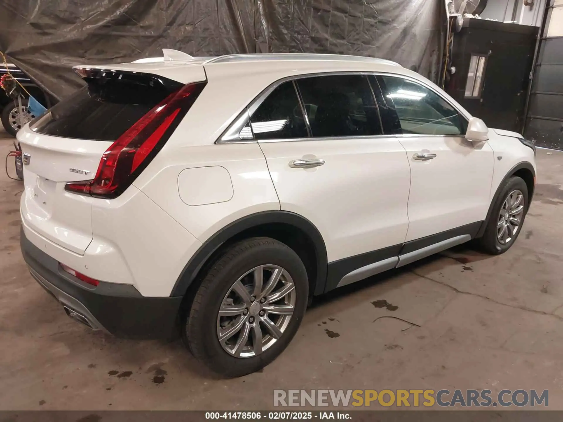 4 fotografías del automóvil dañado 1GYFZDR40LF146715 CADILLAC XT4 2020