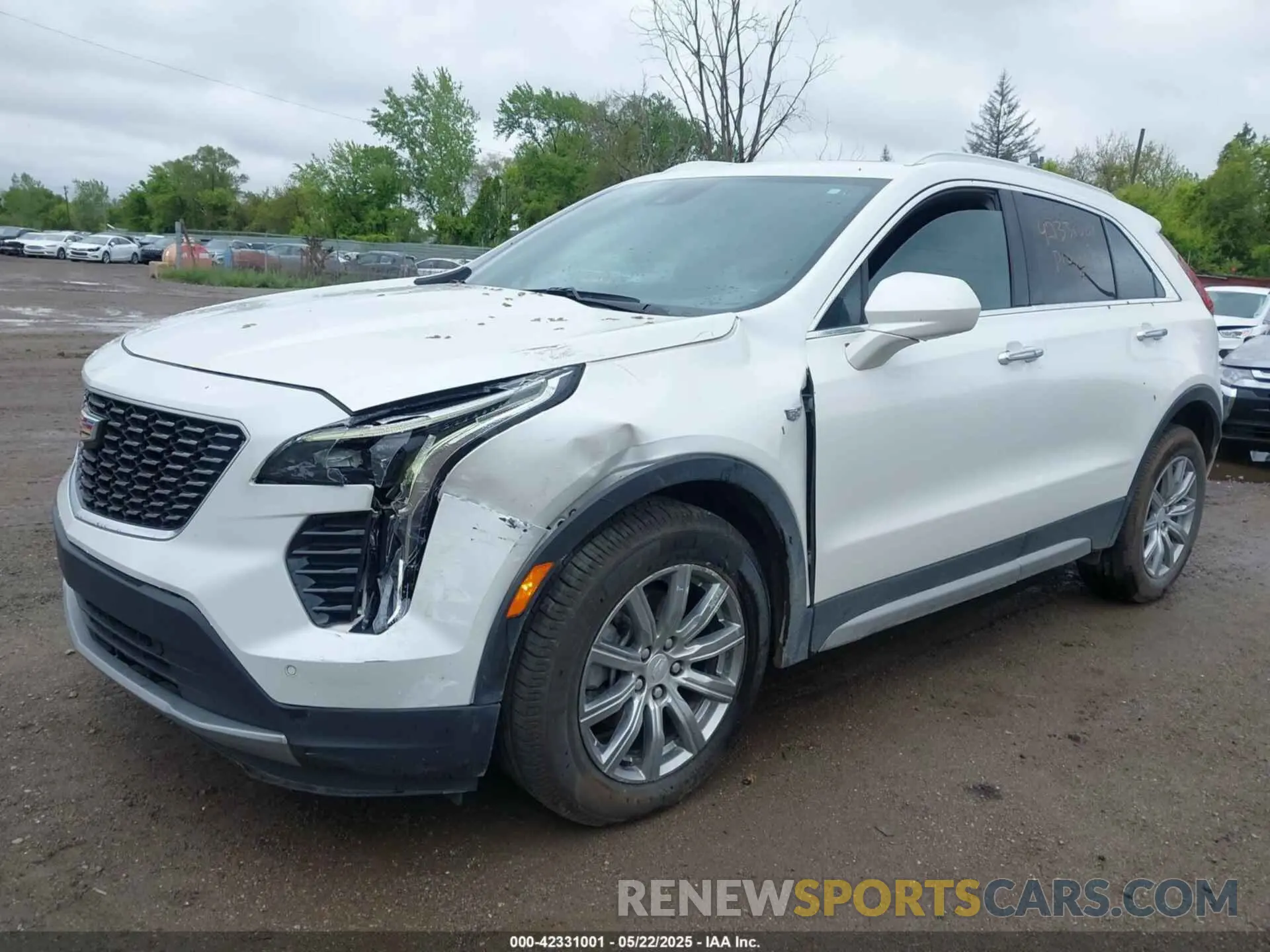 2 fotografías del automóvil dañado 1GYFZDR43LF072500 CADILLAC XT4 2020