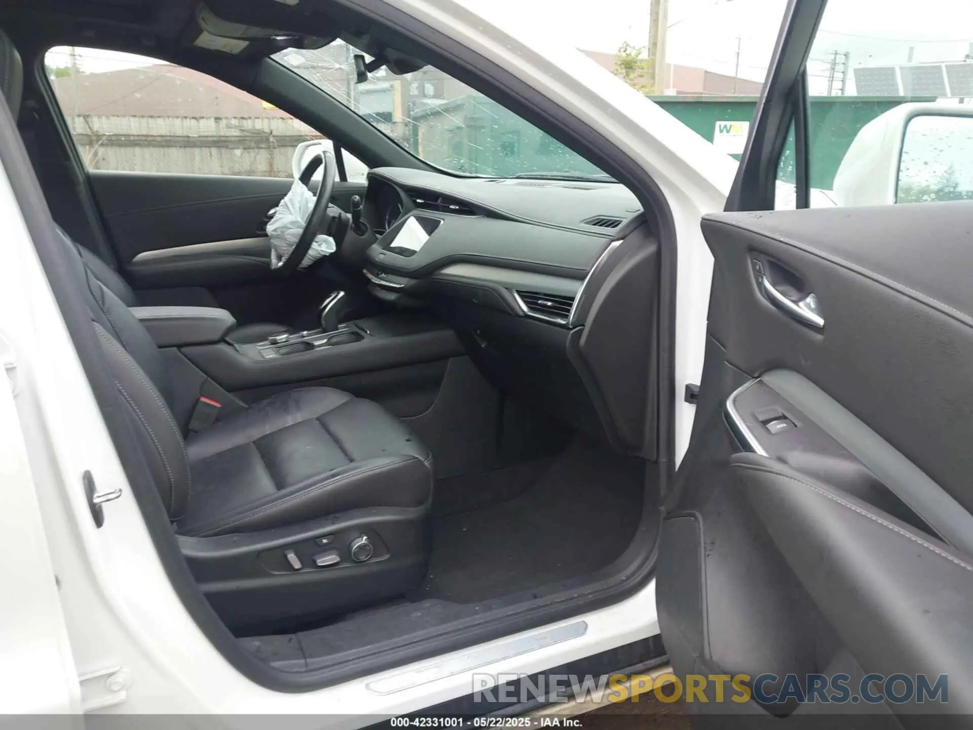 5 fotografías del automóvil dañado 1GYFZDR43LF072500 CADILLAC XT4 2020