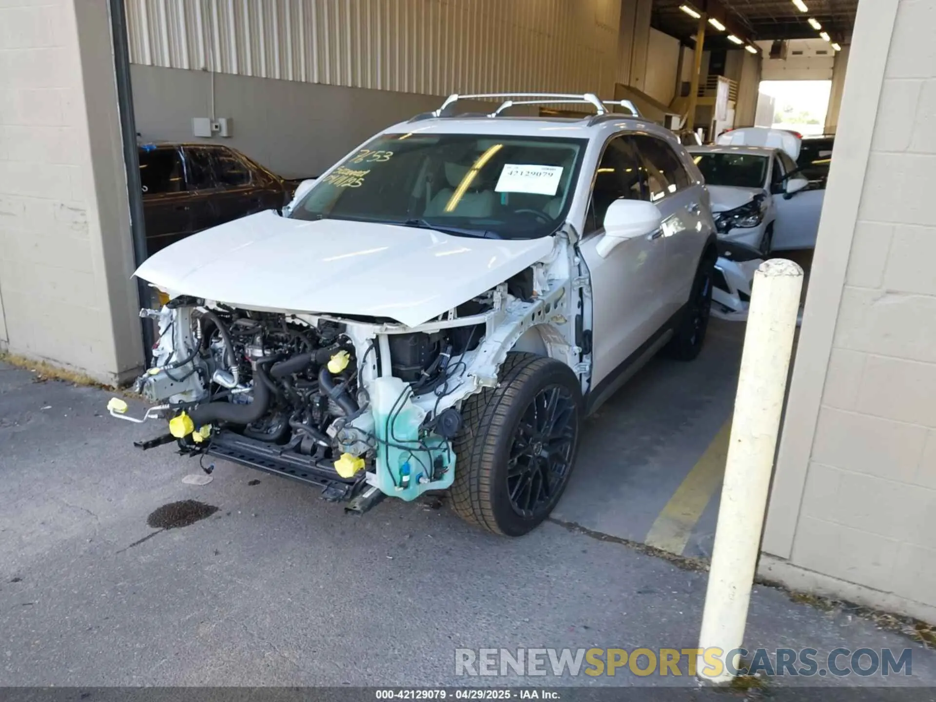 2 fotografías del automóvil dañado 1GYFZDR45LF064043 CADILLAC XT4 2020