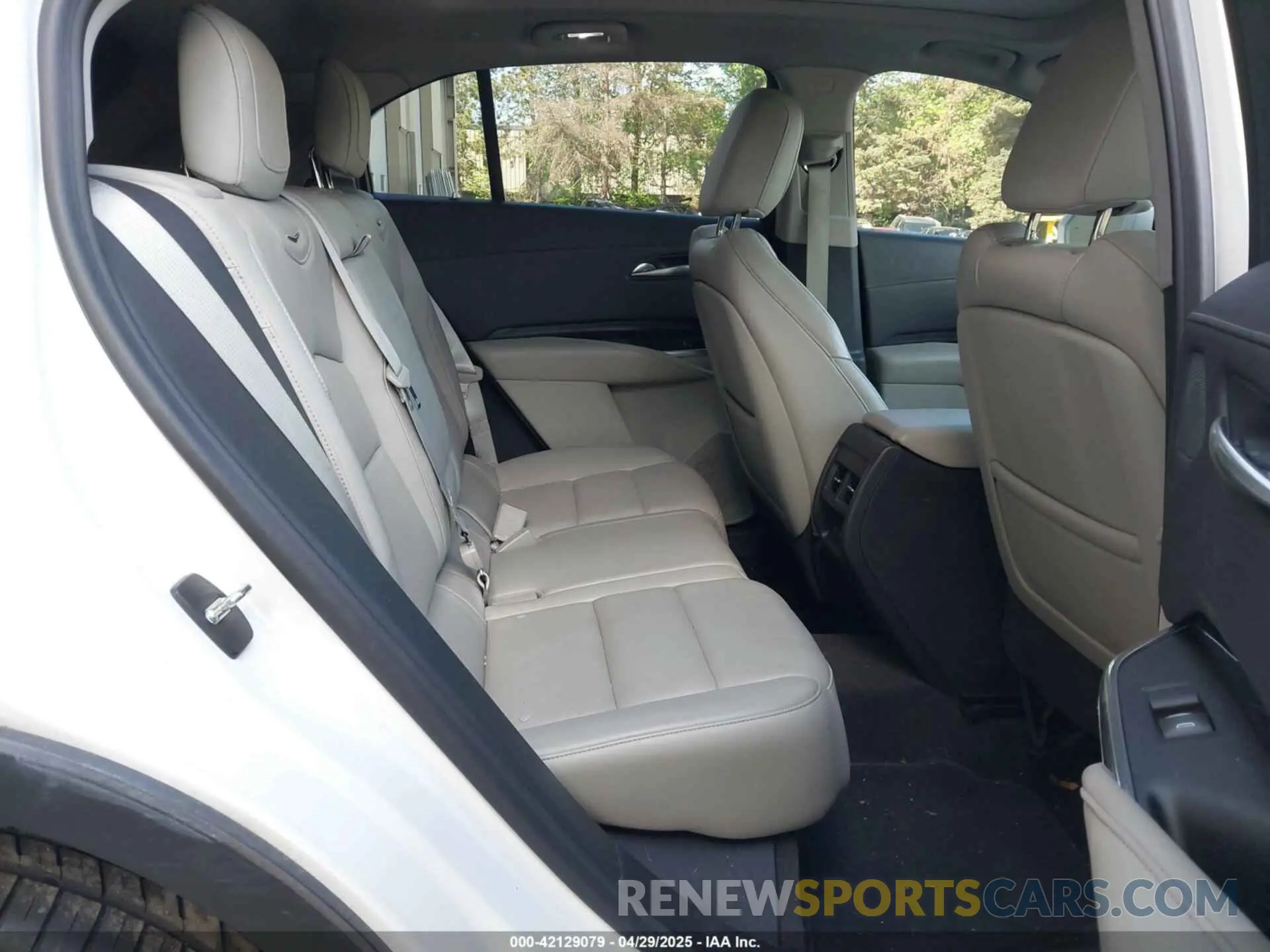 8 fotografías del automóvil dañado 1GYFZDR45LF064043 CADILLAC XT4 2020