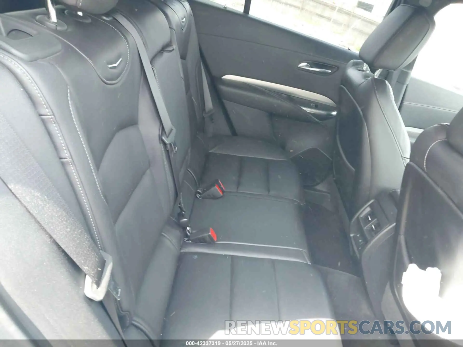8 fotografías del automóvil dañado 1GYFZDR4XLF081159 CADILLAC XT4 2020
