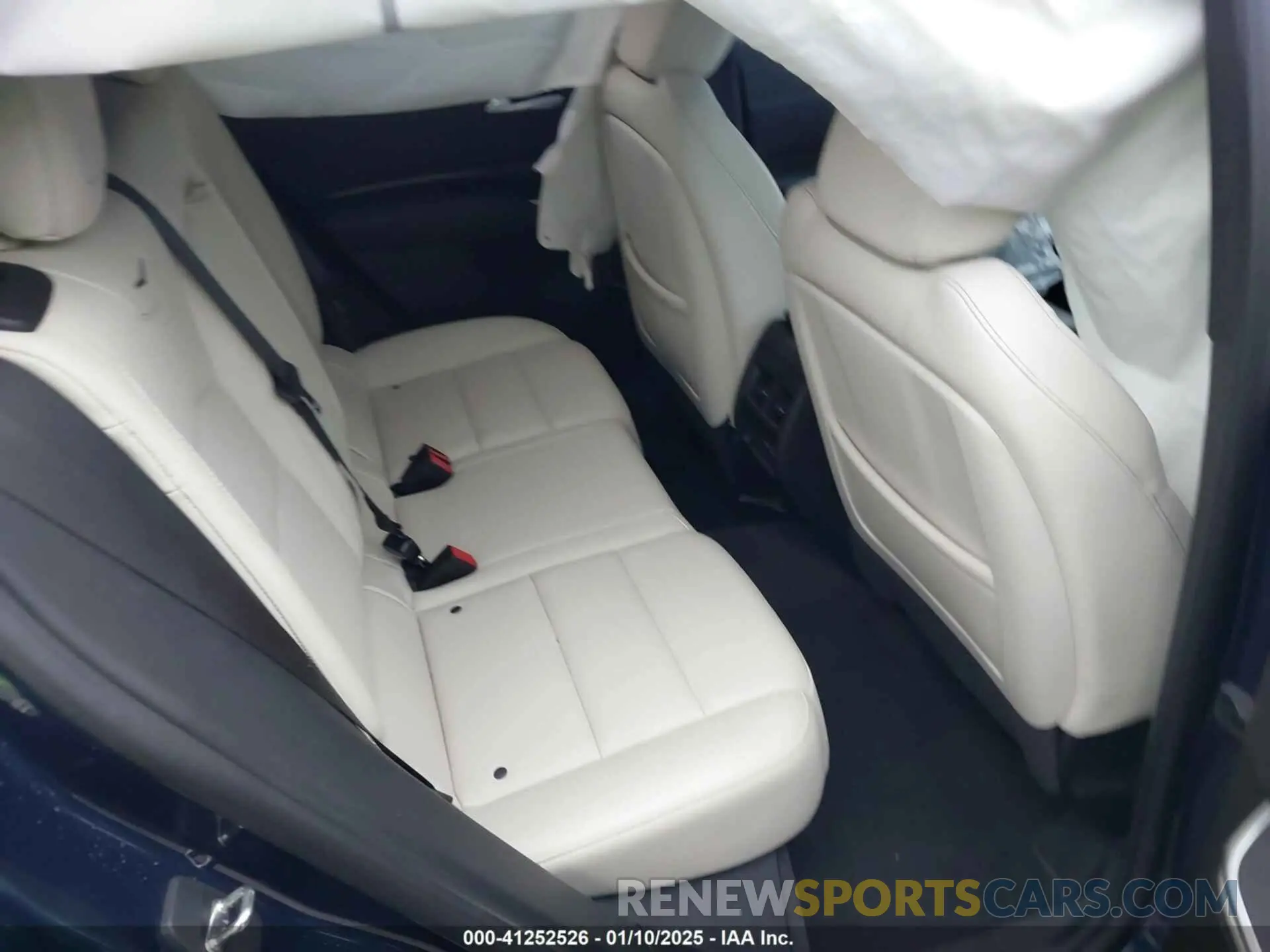 8 fotografías del automóvil dañado 1GYFZER40LF138071 CADILLAC XT4 2020