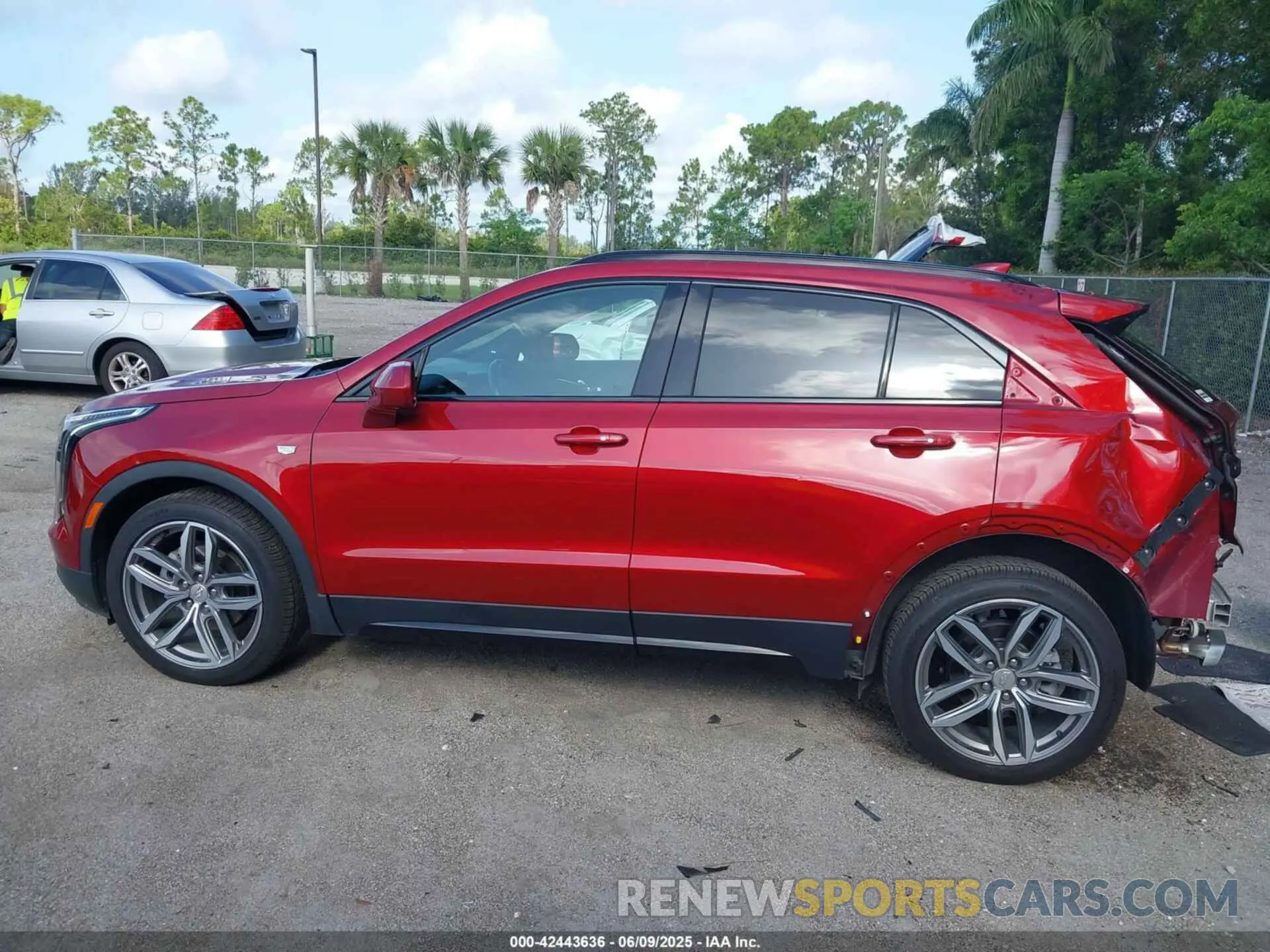 15 fotografías del automóvil dañado 1GYFZER44LF116168 CADILLAC XT4 2020