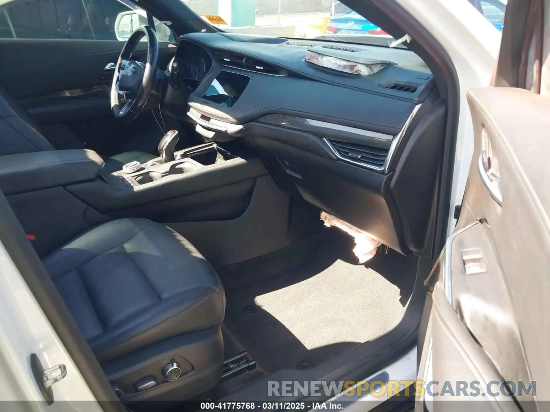 5 fotografías del automóvil dañado 1GYFZFR48LF122917 CADILLAC XT4 2020