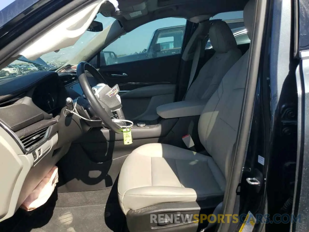 7 fotografías del automóvil dañado 1GYAZAR45MF000983 CADILLAC XT4 2021