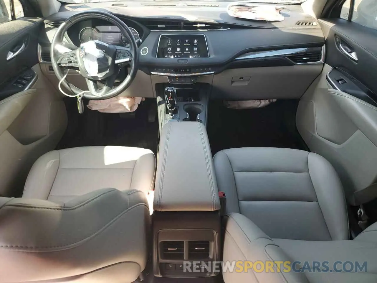 8 fotografías del automóvil dañado 1GYAZAR45MF000983 CADILLAC XT4 2021