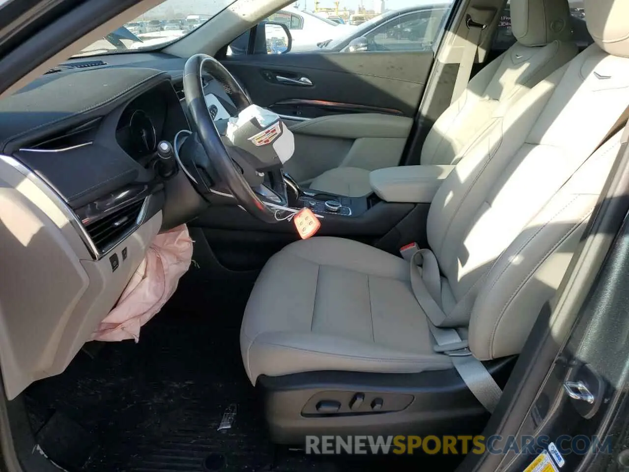 7 fotografías del automóvil dañado 1GYFZBR41MF003391 CADILLAC XT4 2021