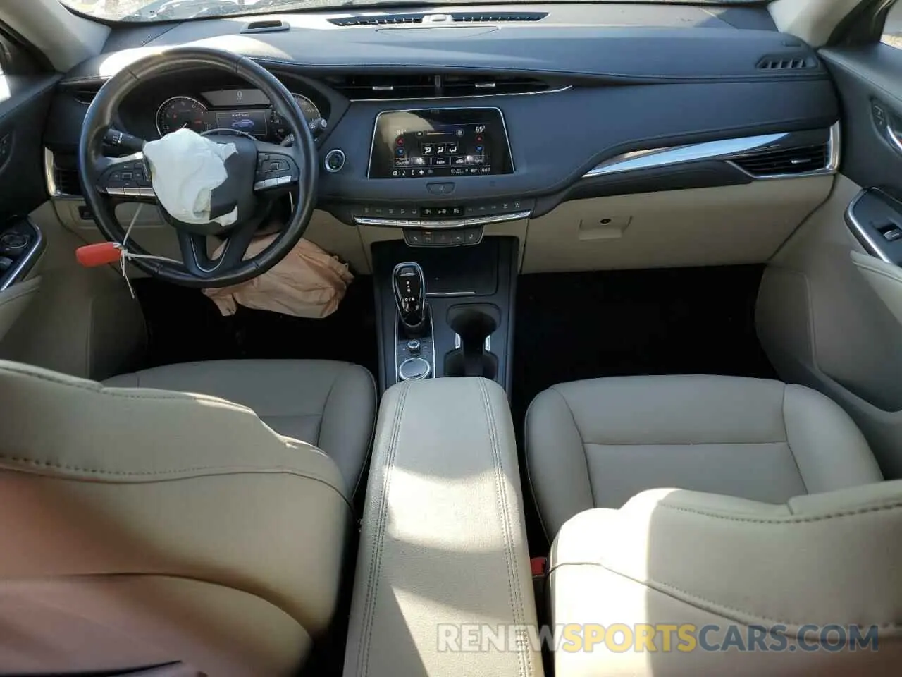 8 fotografías del automóvil dañado 1GYFZBR41MF003391 CADILLAC XT4 2021