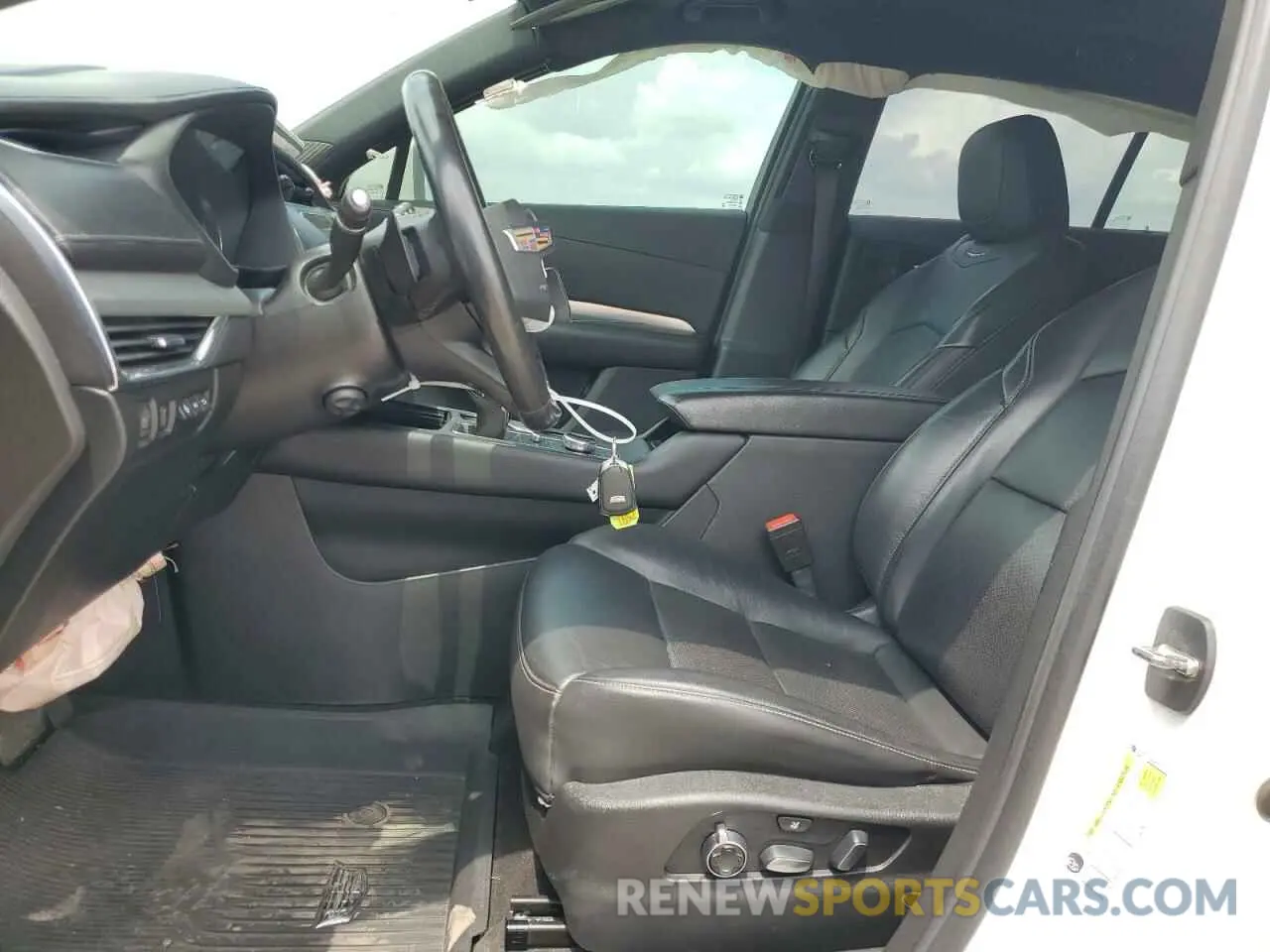 7 fotografías del automóvil dañado 1GYFZCR44MF080763 CADILLAC XT4 2021