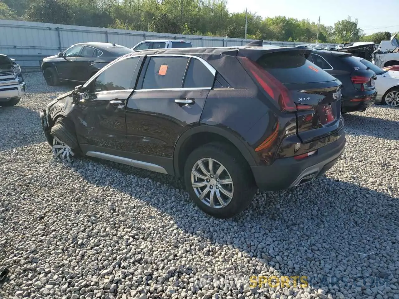 2 fotografías del automóvil dañado 1GYFZCR45MF002654 CADILLAC XT4 2021