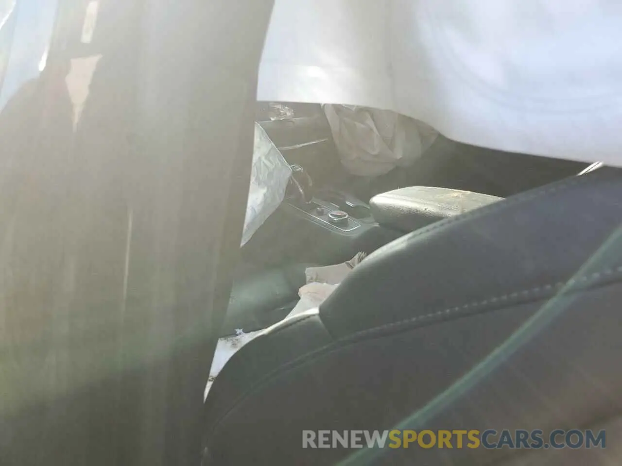 8 fotografías del automóvil dañado 1GYFZCR45MF002654 CADILLAC XT4 2021