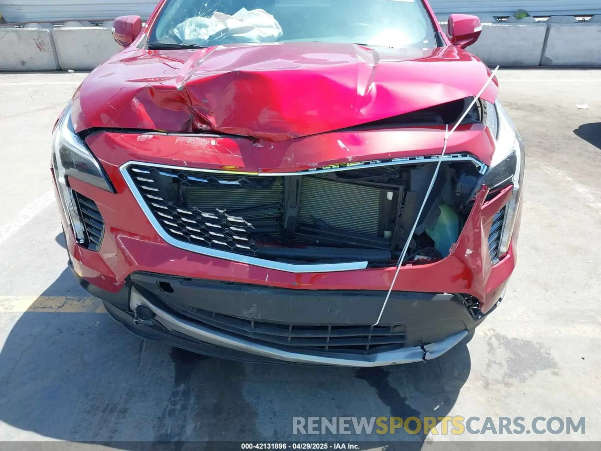 12 fotografías del automóvil dañado 1GYFZCR48MF004849 CADILLAC XT4 2021