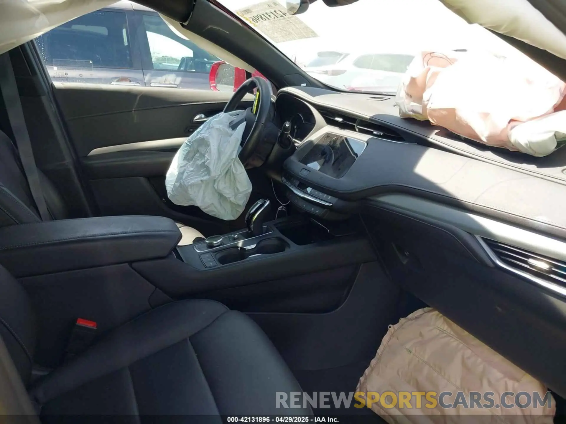 5 fotografías del automóvil dañado 1GYFZCR48MF004849 CADILLAC XT4 2021