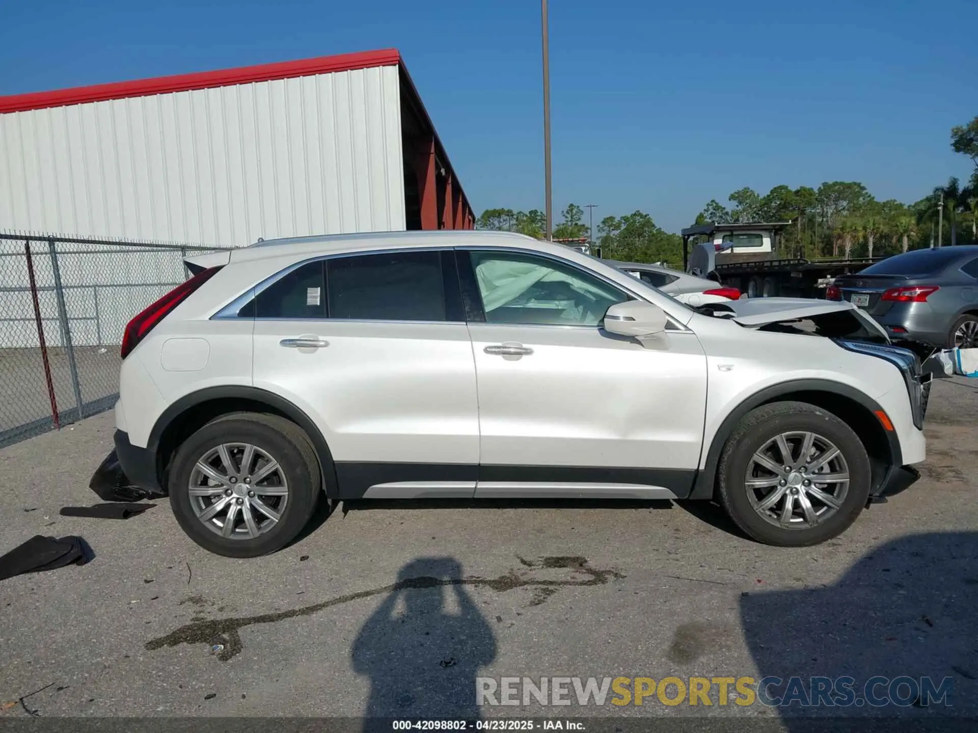 13 fotografías del automóvil dañado 1GYFZCR4XMF080010 CADILLAC XT4 2021
