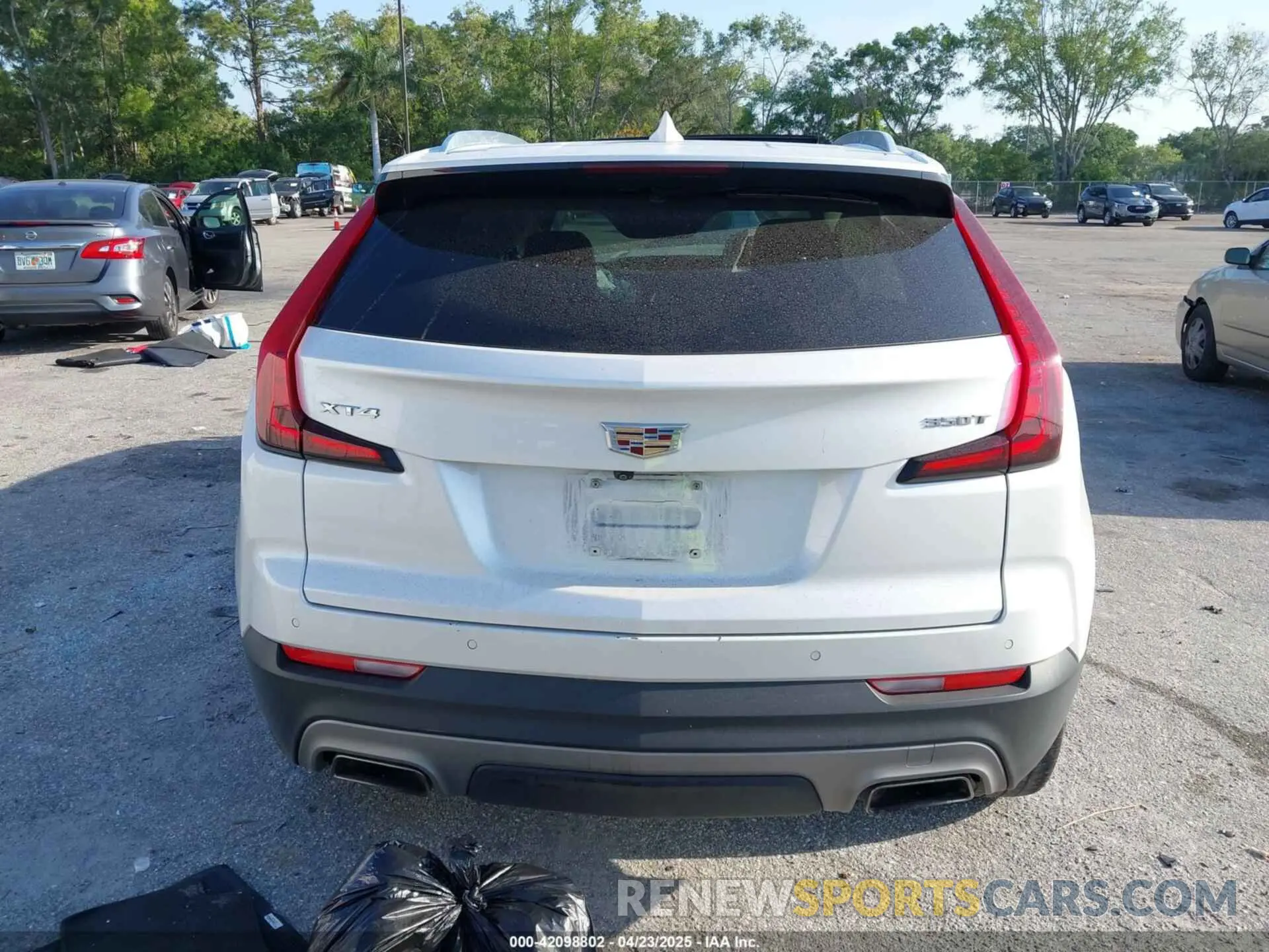 16 fotografías del automóvil dañado 1GYFZCR4XMF080010 CADILLAC XT4 2021
