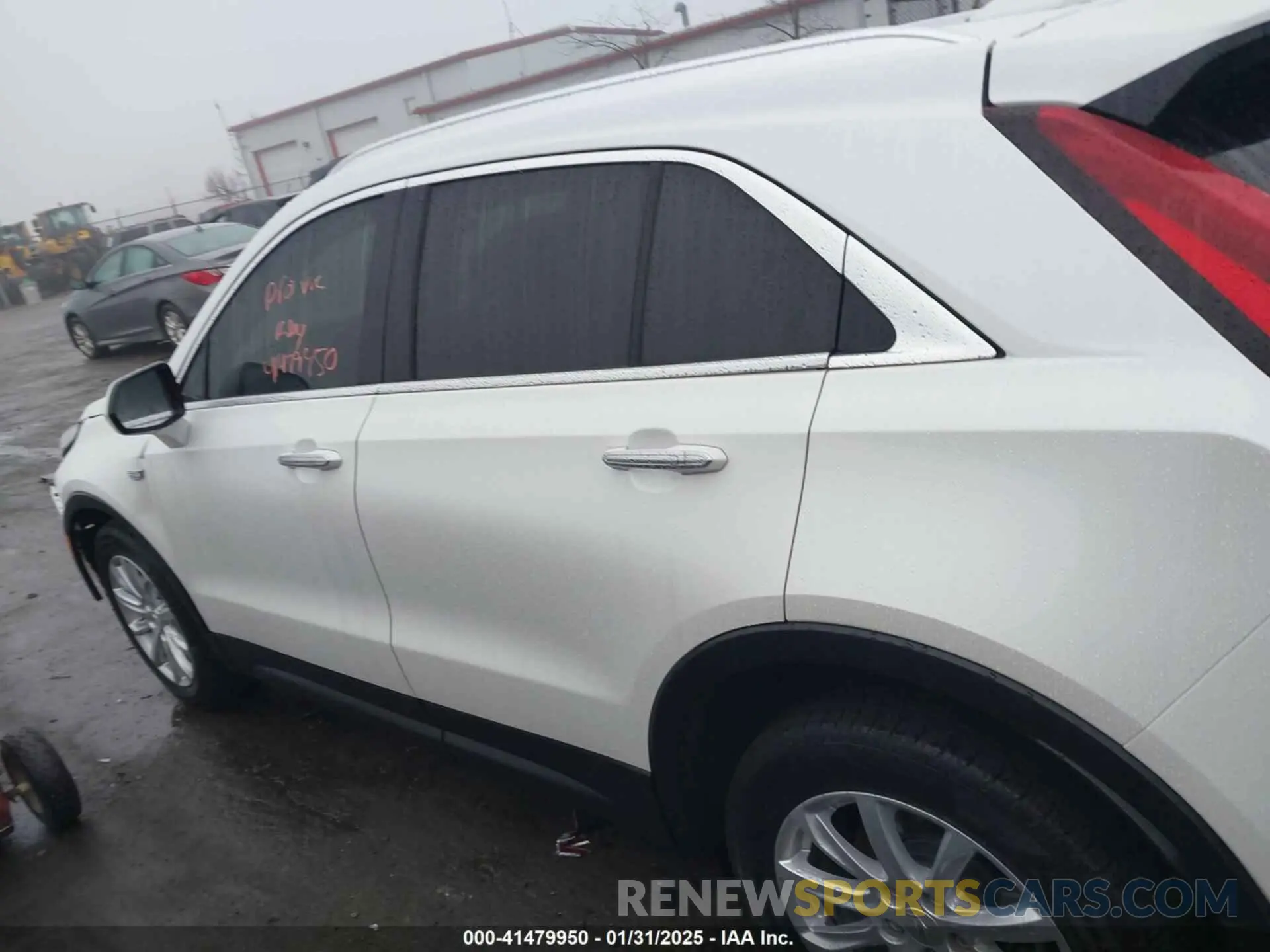 14 fotografías del automóvil dañado 1GYAZAR45NF168088 CADILLAC XT4 2022
