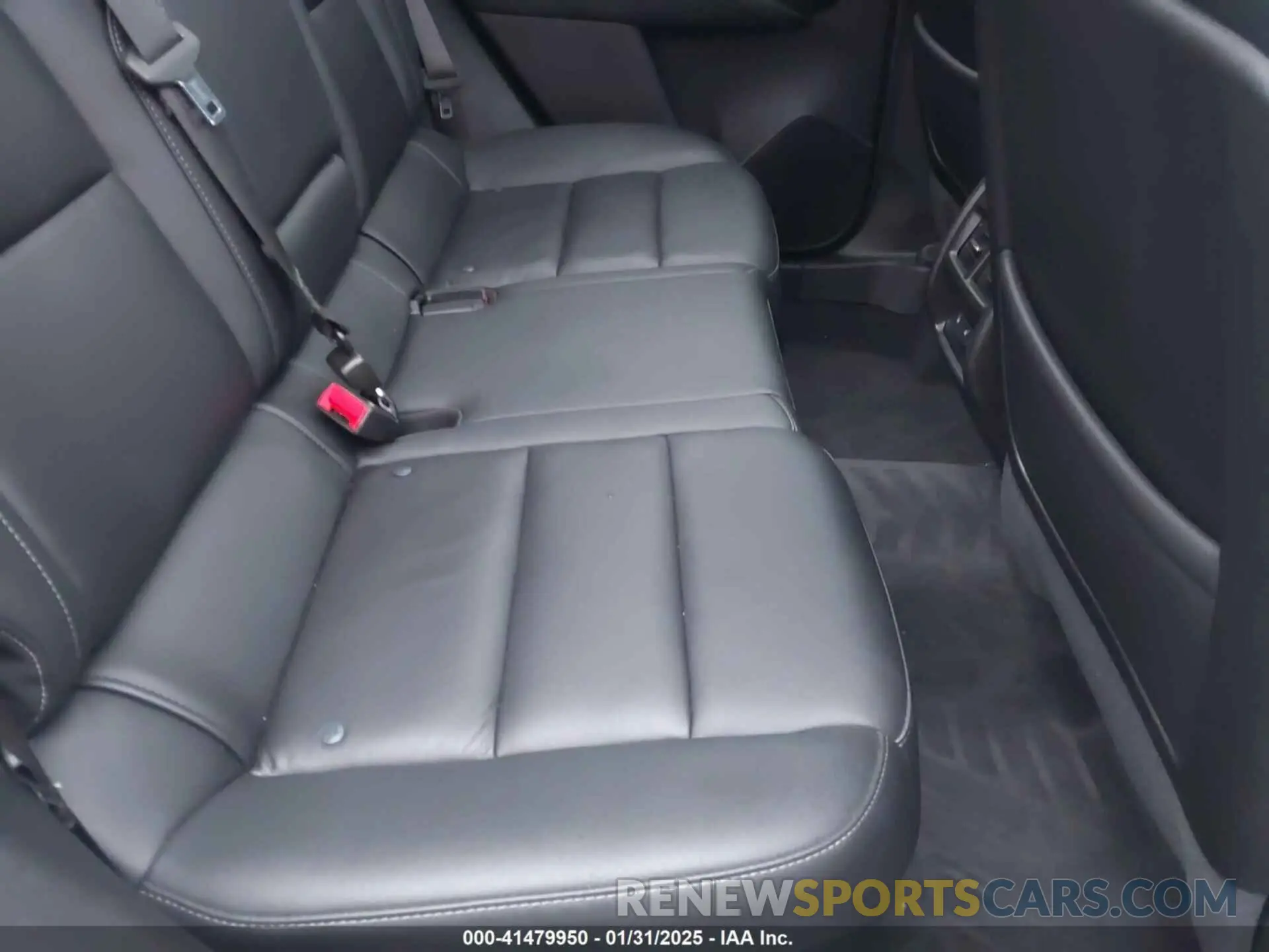 8 fotografías del automóvil dañado 1GYAZAR45NF168088 CADILLAC XT4 2022