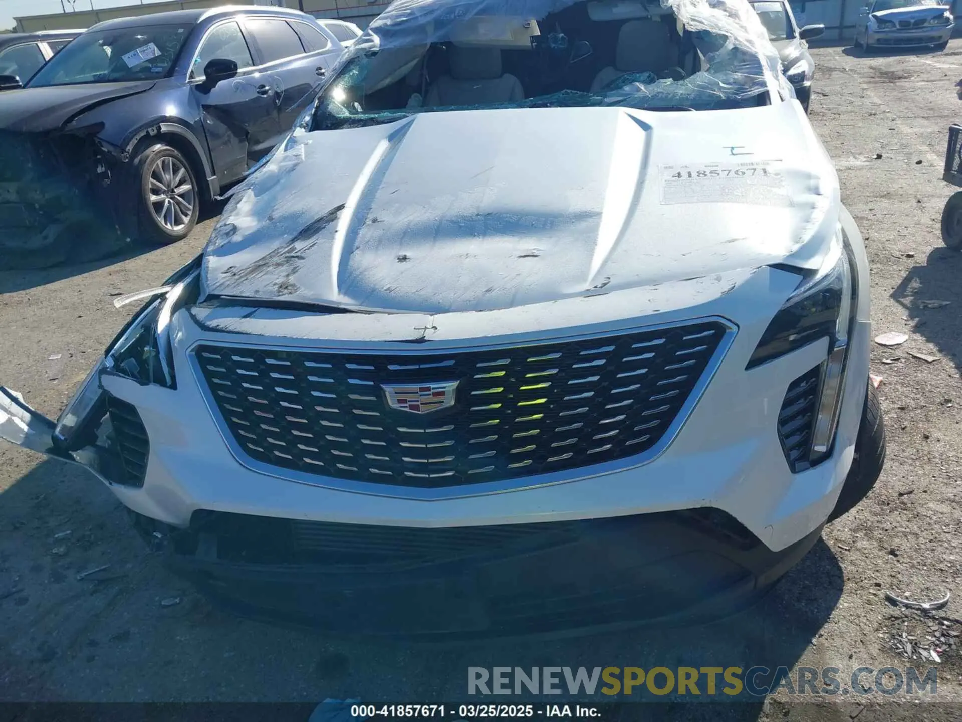 11 fotografías del automóvil dañado 1GYAZAR48NF170949 CADILLAC XT4 2022