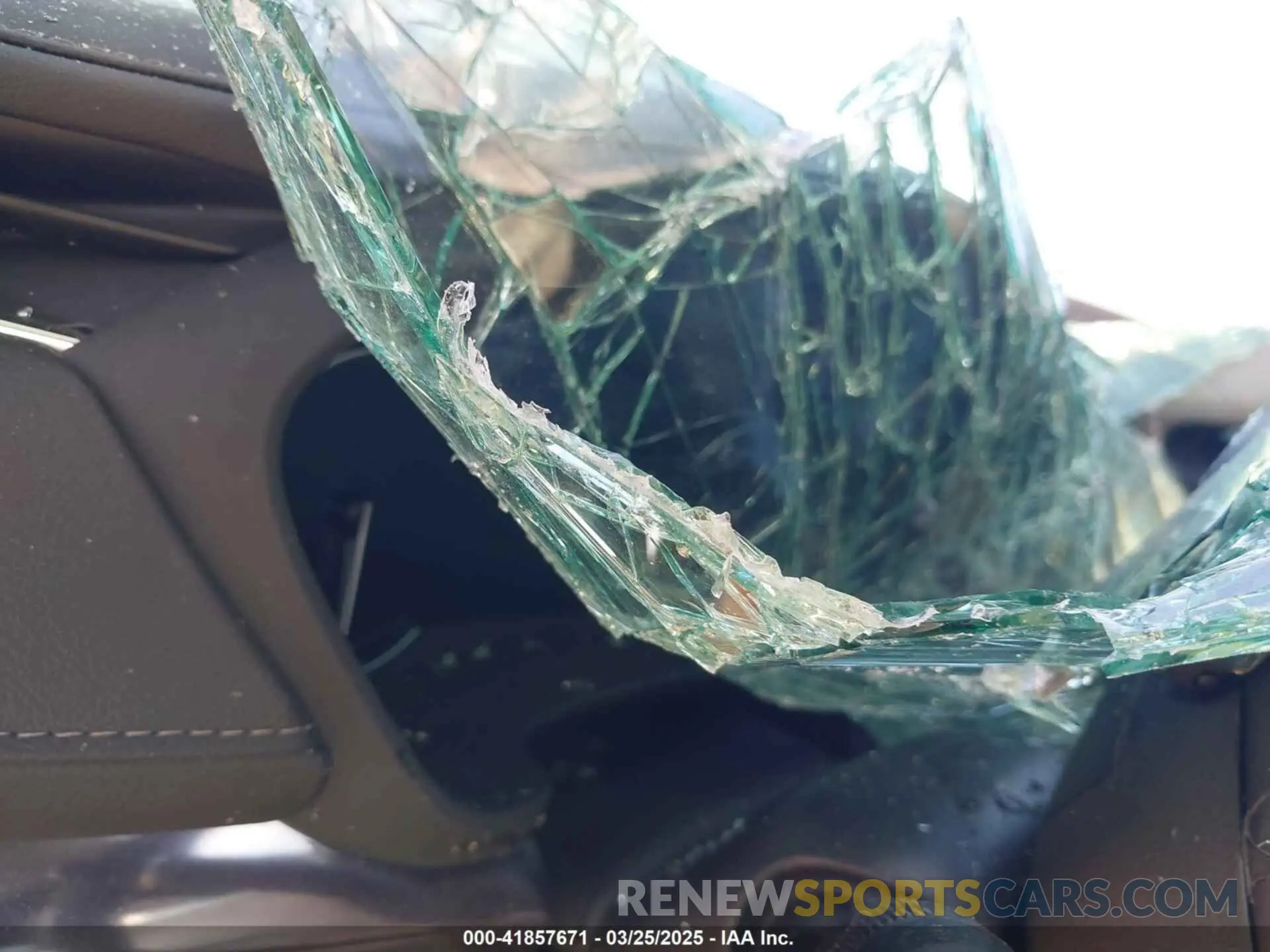 14 fotografías del automóvil dañado 1GYAZAR48NF170949 CADILLAC XT4 2022