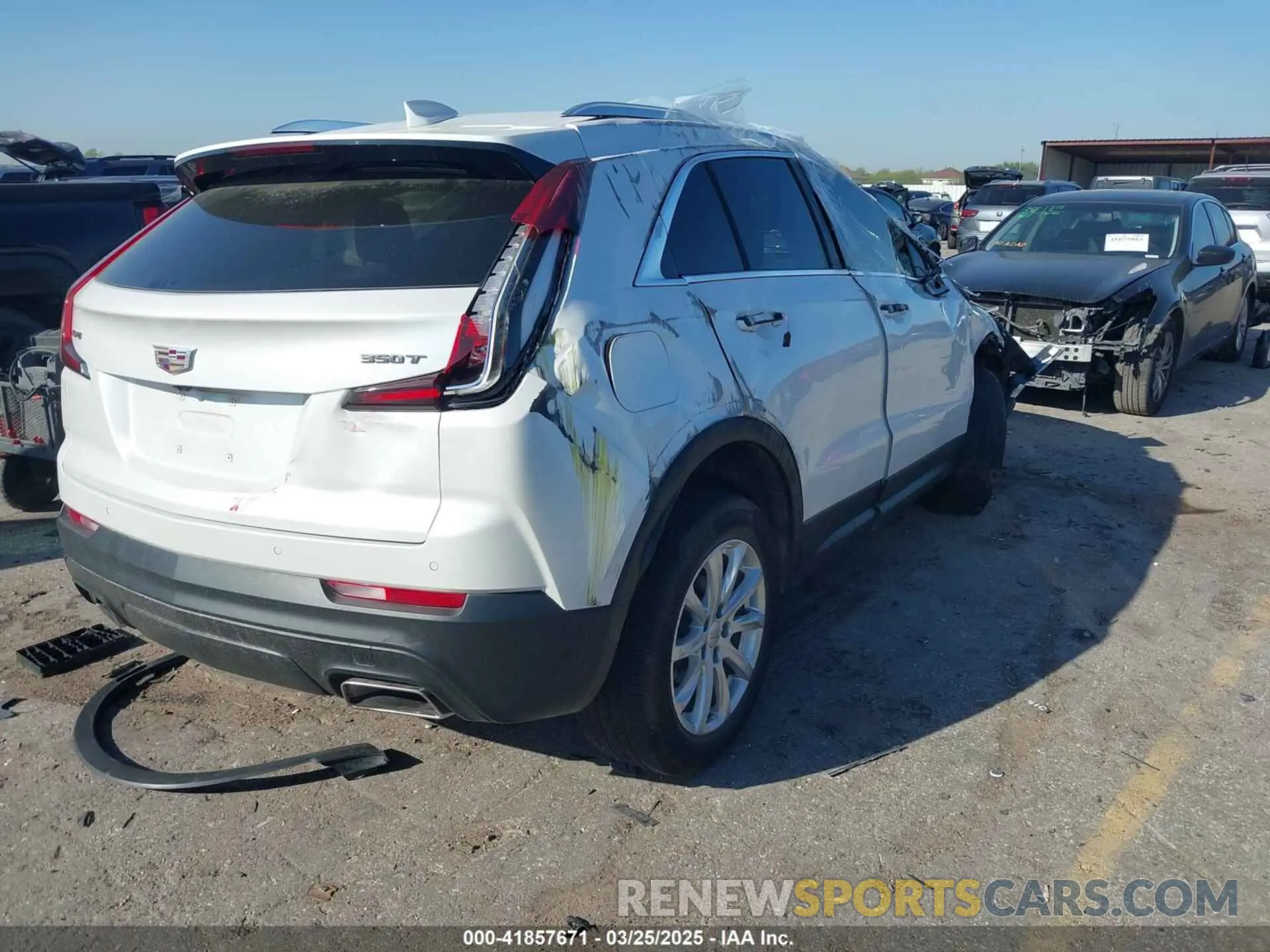 4 fotografías del automóvil dañado 1GYAZAR48NF170949 CADILLAC XT4 2022