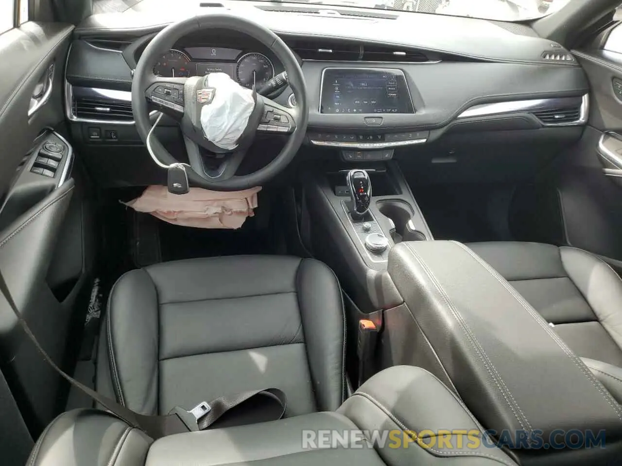 8 fotografías del automóvil dañado 1GYFZBR47NF114805 CADILLAC XT4 2022