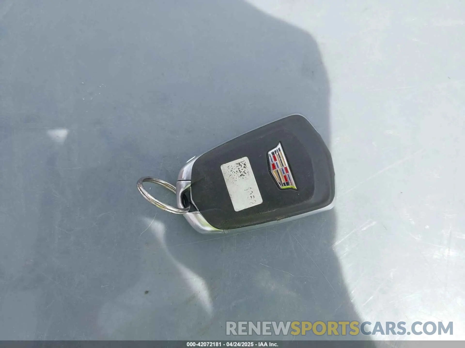 11 fotografías del automóvil dañado 1GYFZCR44NF144494 CADILLAC XT4 2022
