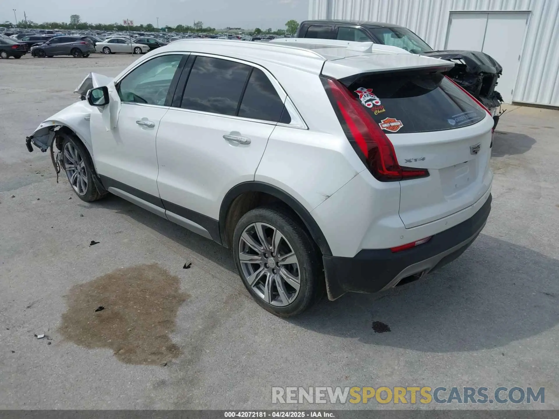 3 fotografías del automóvil dañado 1GYFZCR44NF144494 CADILLAC XT4 2022